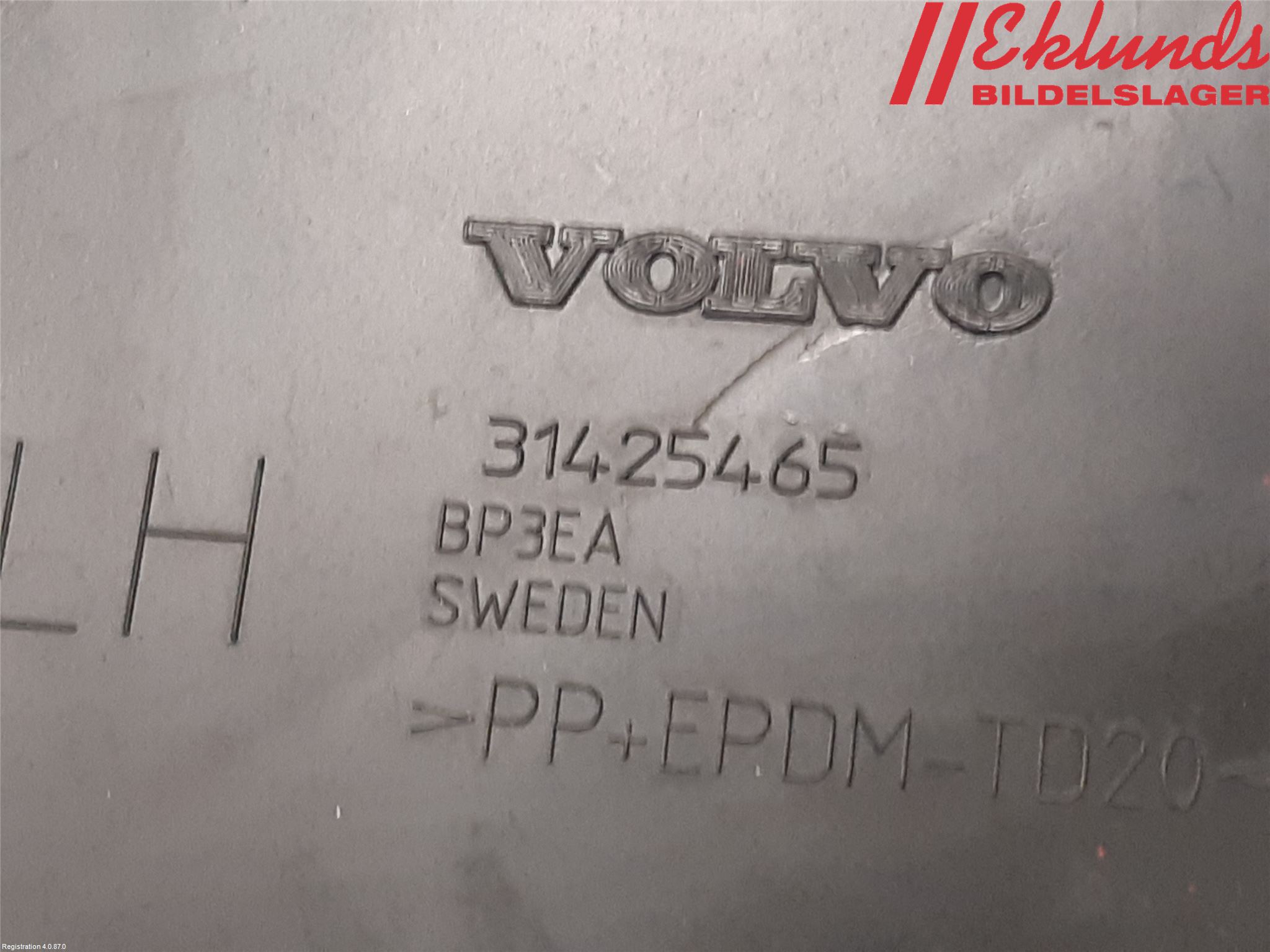 Volvo V60 14-18 Stötfångarfäste Bak Vä