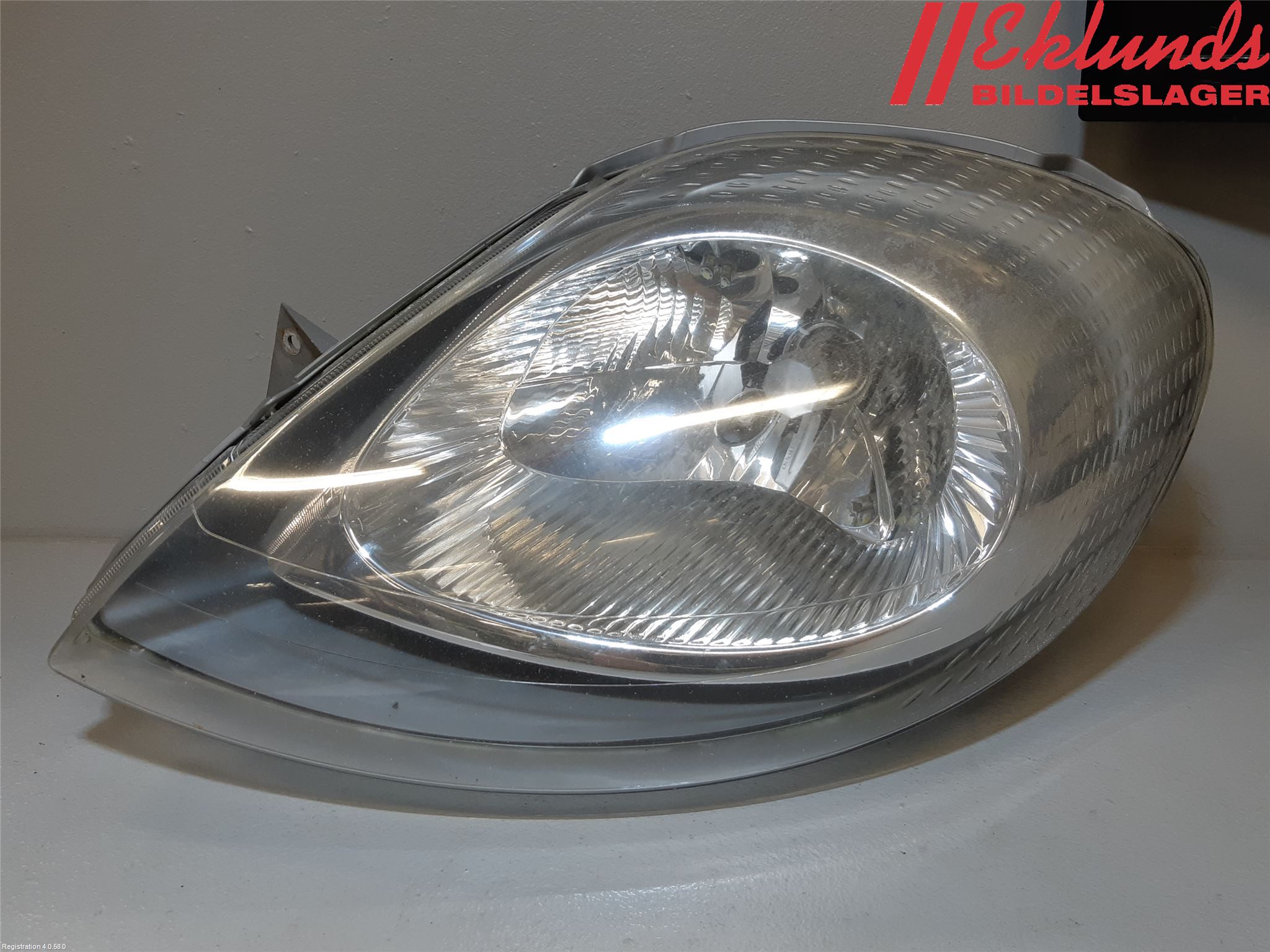 Opel VIVARO 01-14 Strålkastare Vänster