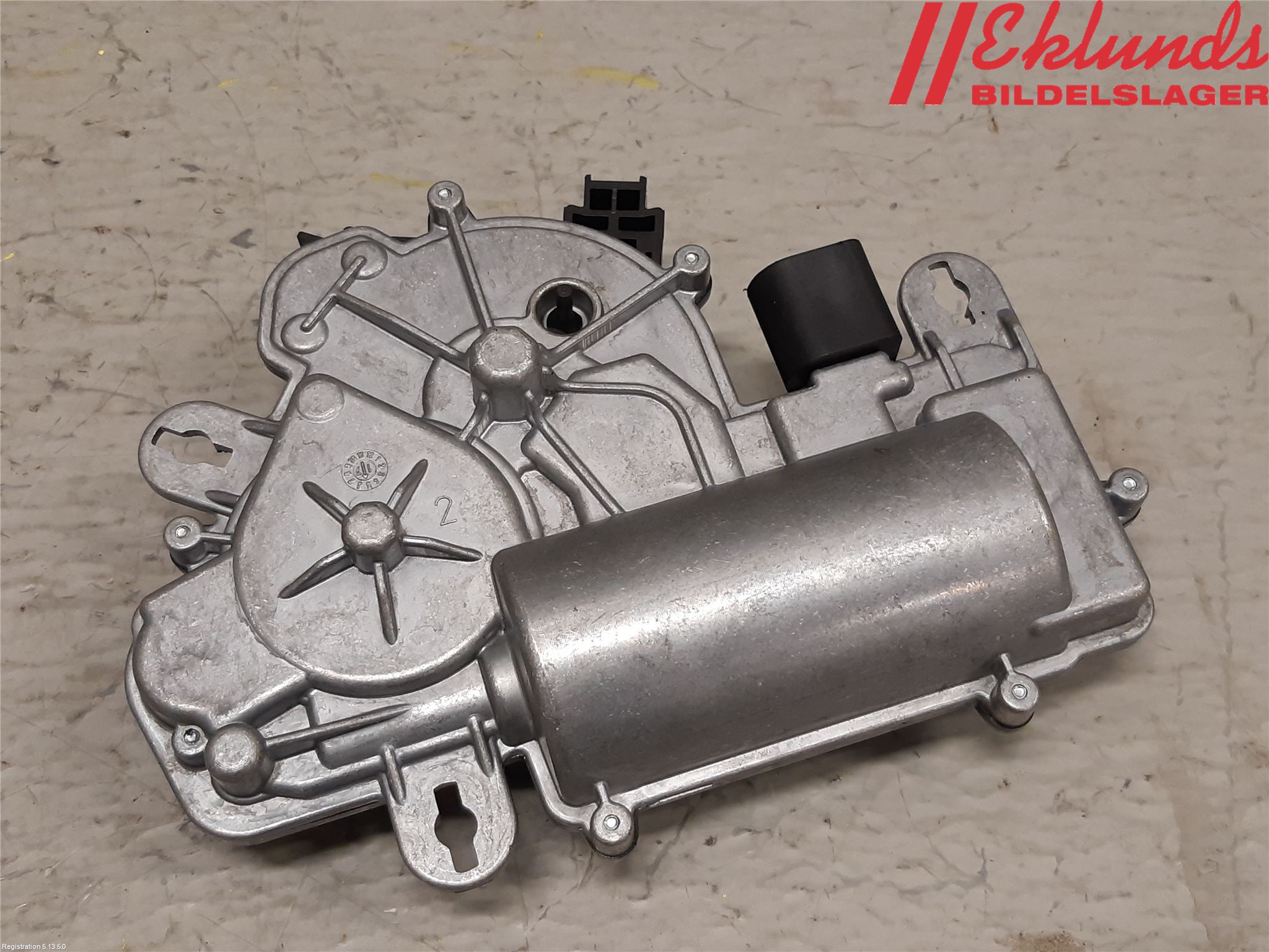 Volkswagen VW PASSAT 15-19 Bakluckeöppnare Automatisk