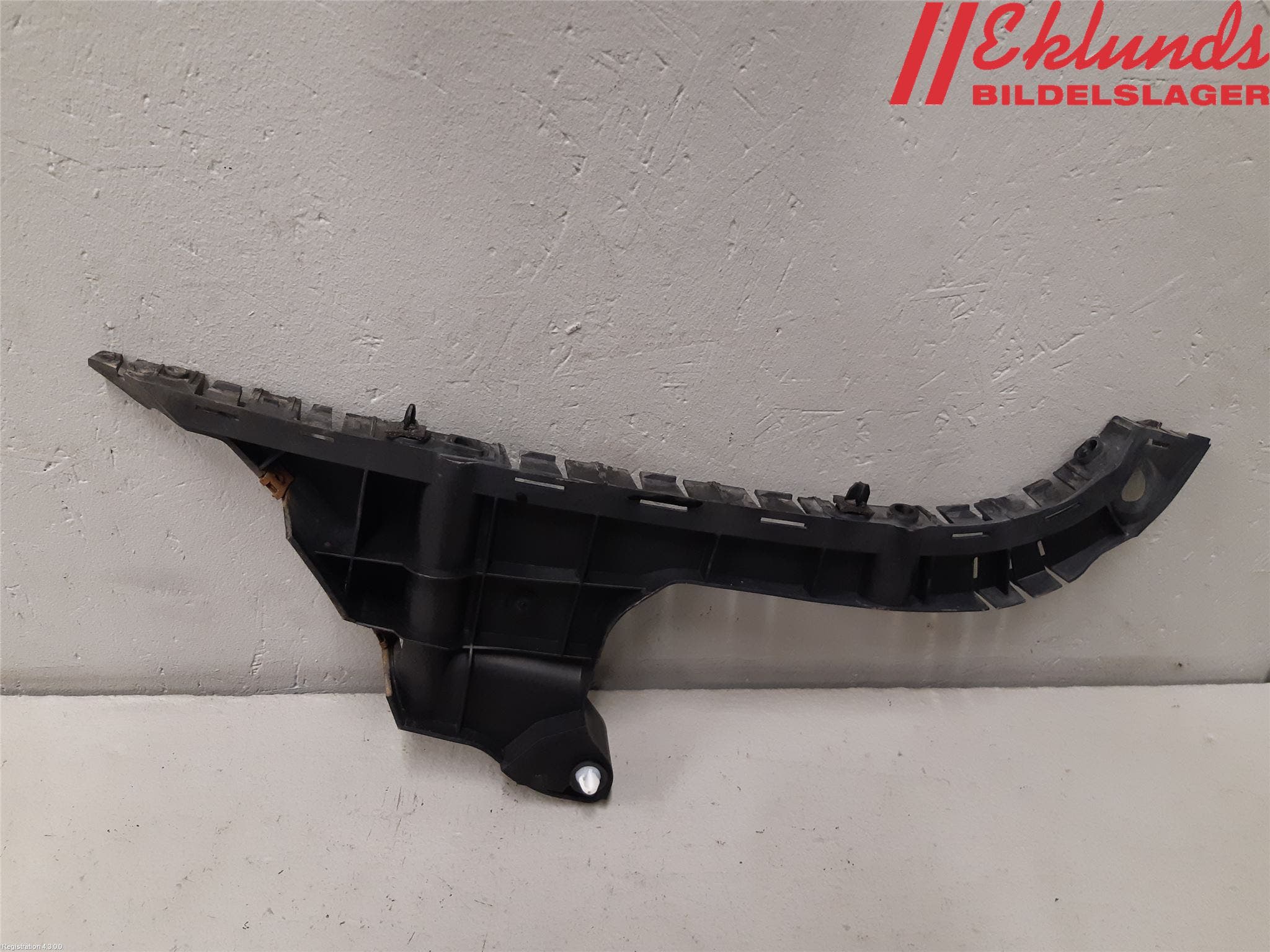 Volvo V70 08-13 Stötfångarfäste Bak Hö
