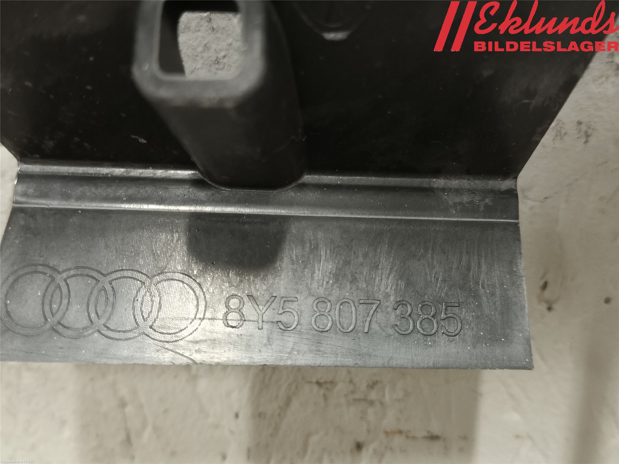 Audi A3/S3 8Y 21- Stötfångardel Bak Mitt