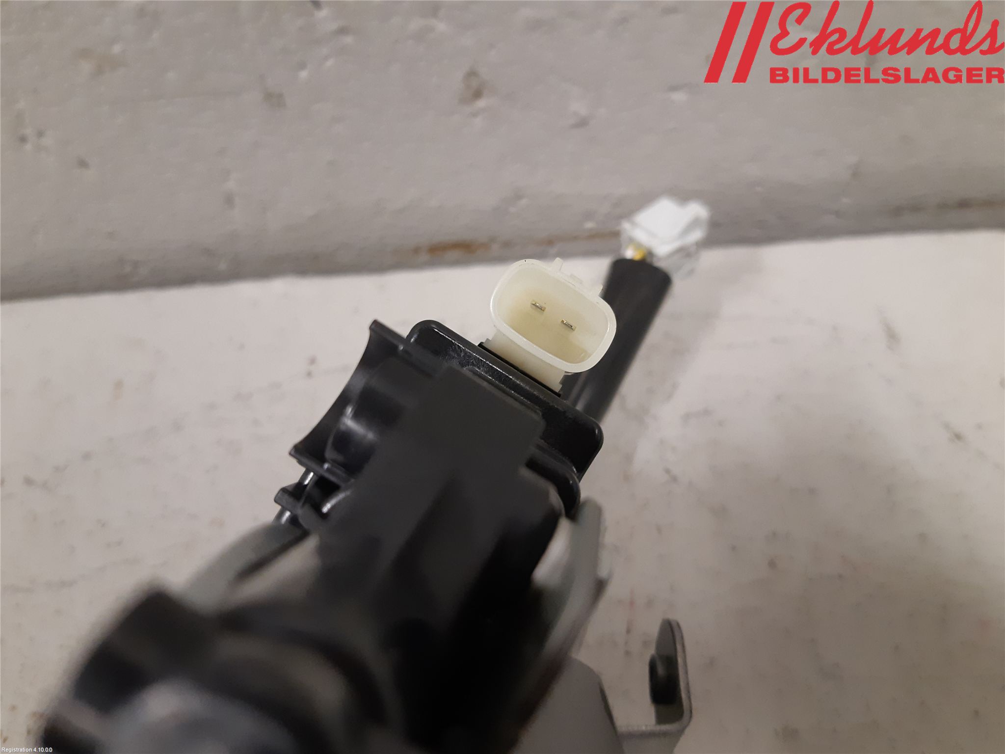 Toyota RAV4 19- Låskista Baklucka