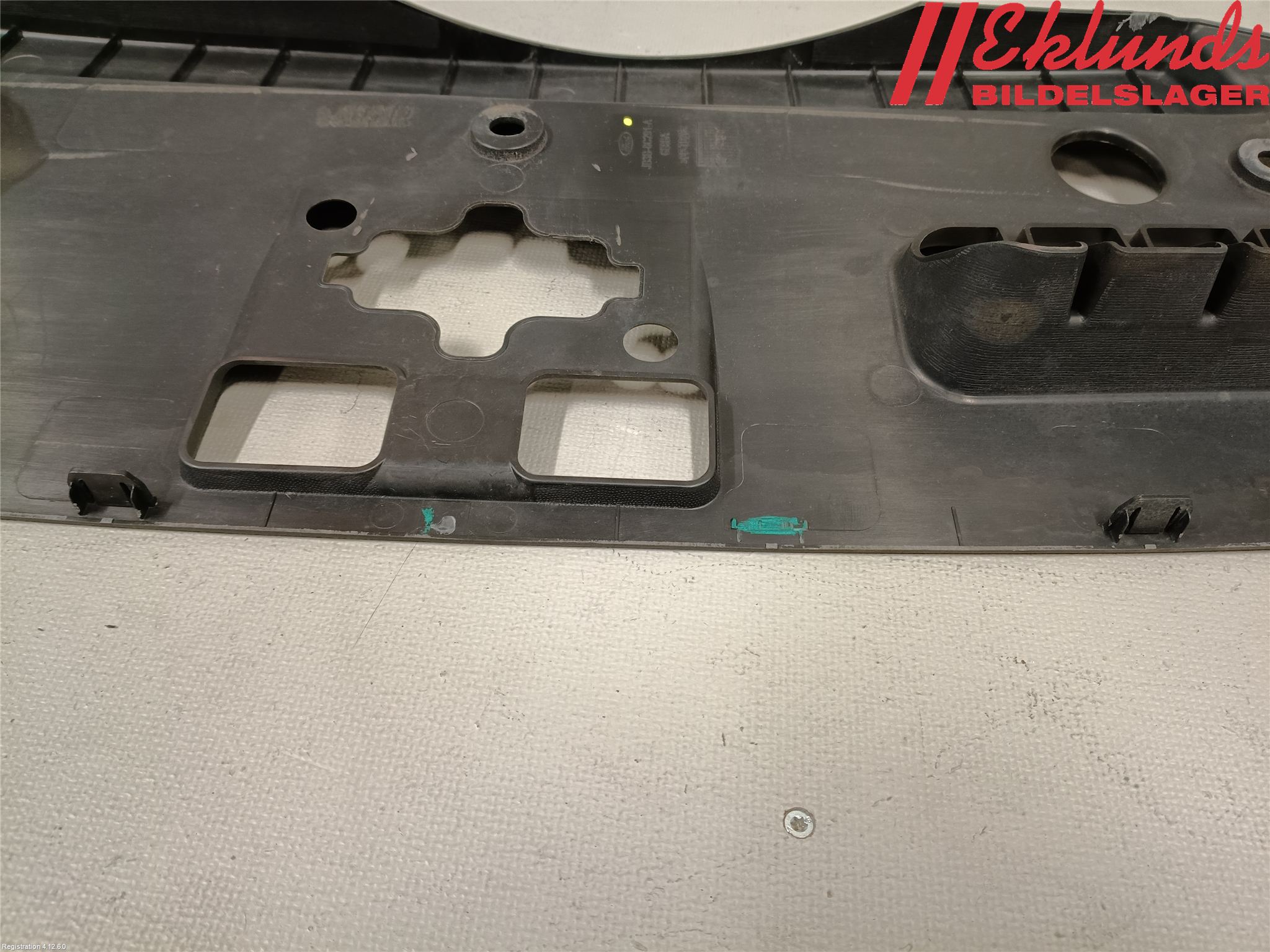 Ford RANGER EU 12-23 Front Huvlåsplåt-Balk