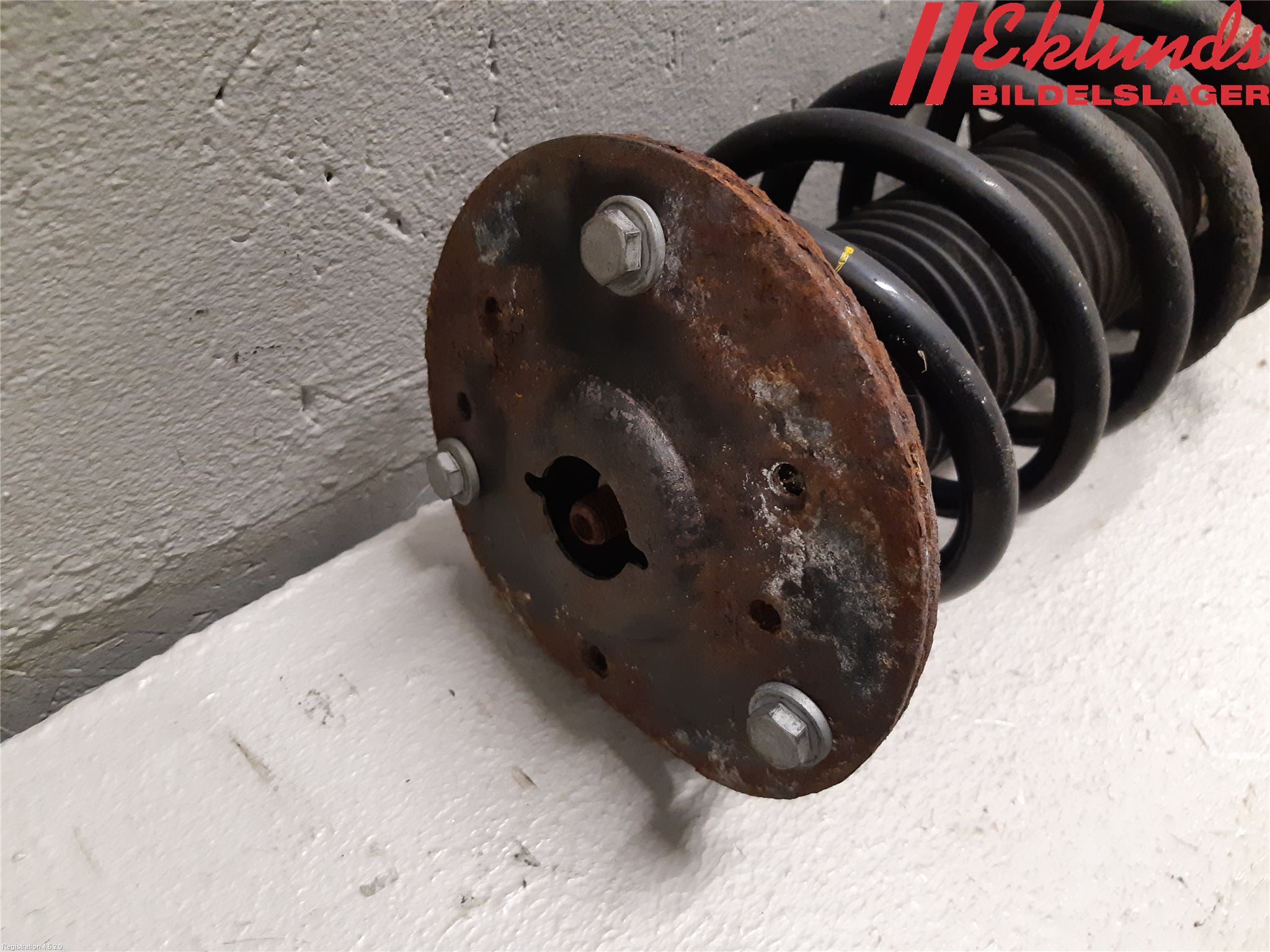 Volvo V70 14-16 Fjäderben Fram Höger