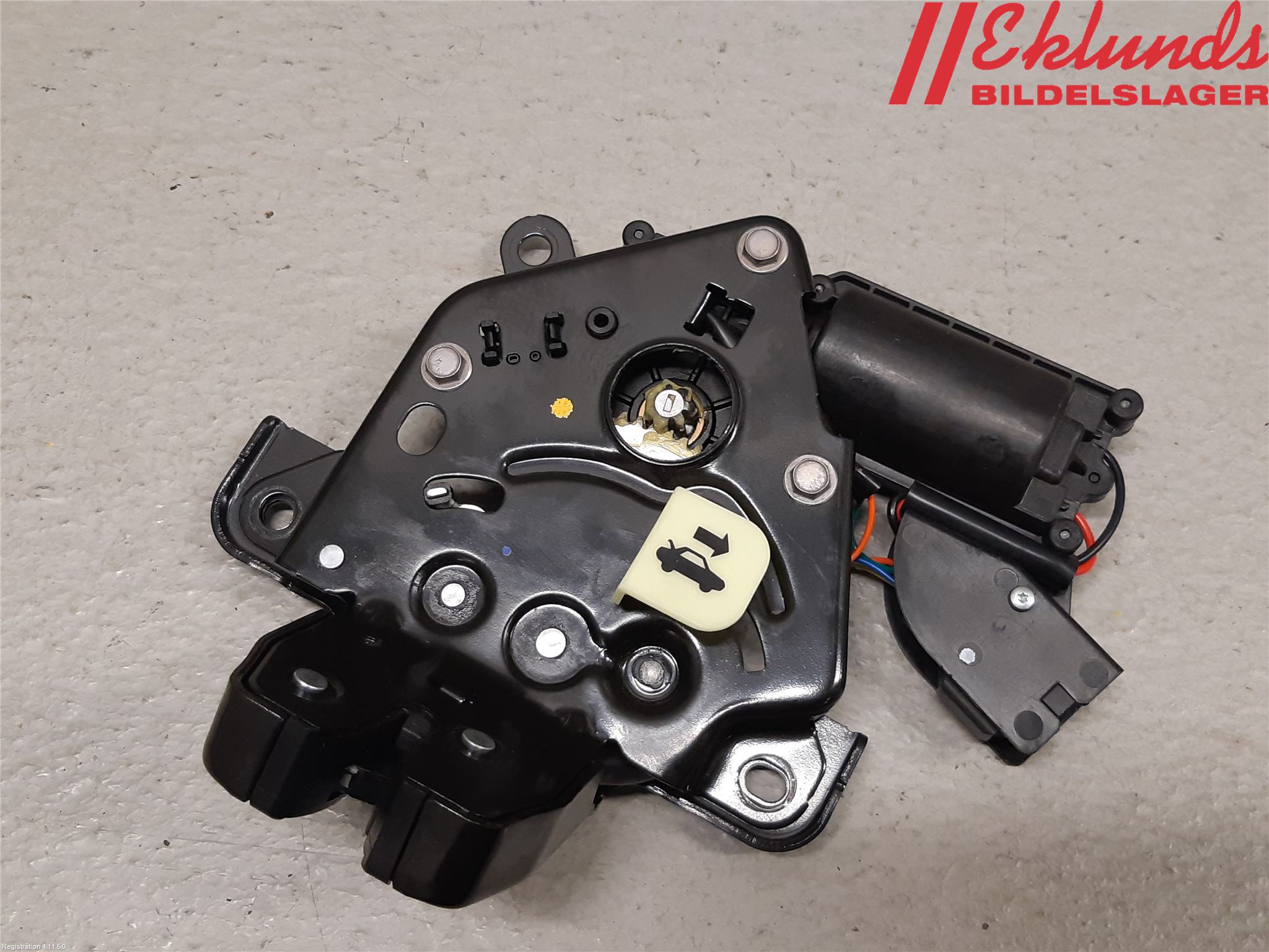 Tesla MODEL Y 21- Låskista Baklucka