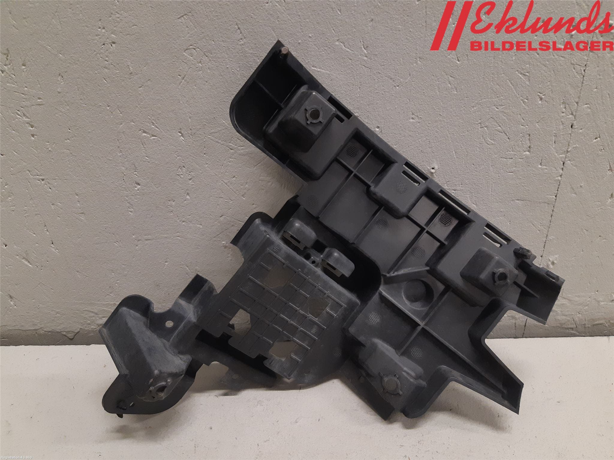 Volvo S60 11-13 Stötfångarfäste Bak Hö