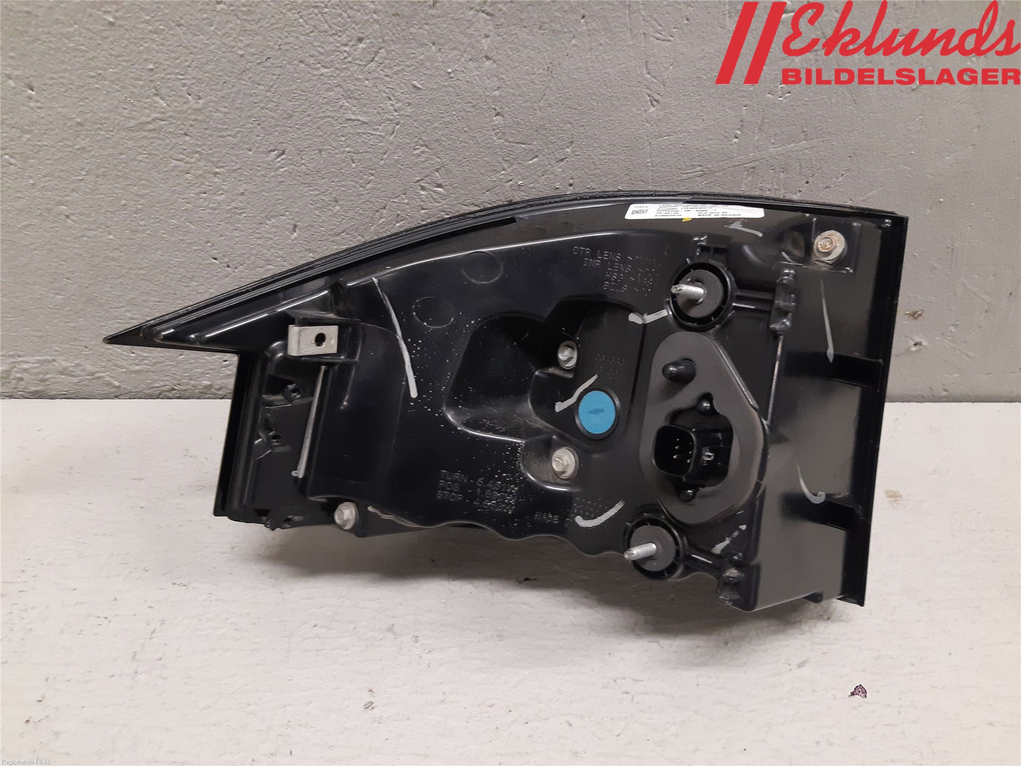 Tesla MODEL X 16- Bakljus Höger