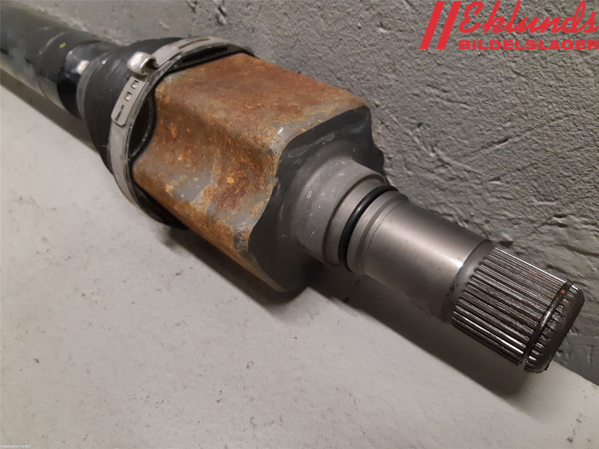 Volkswagen VW PASSAT 15-19 Drivaxel Fram Höger