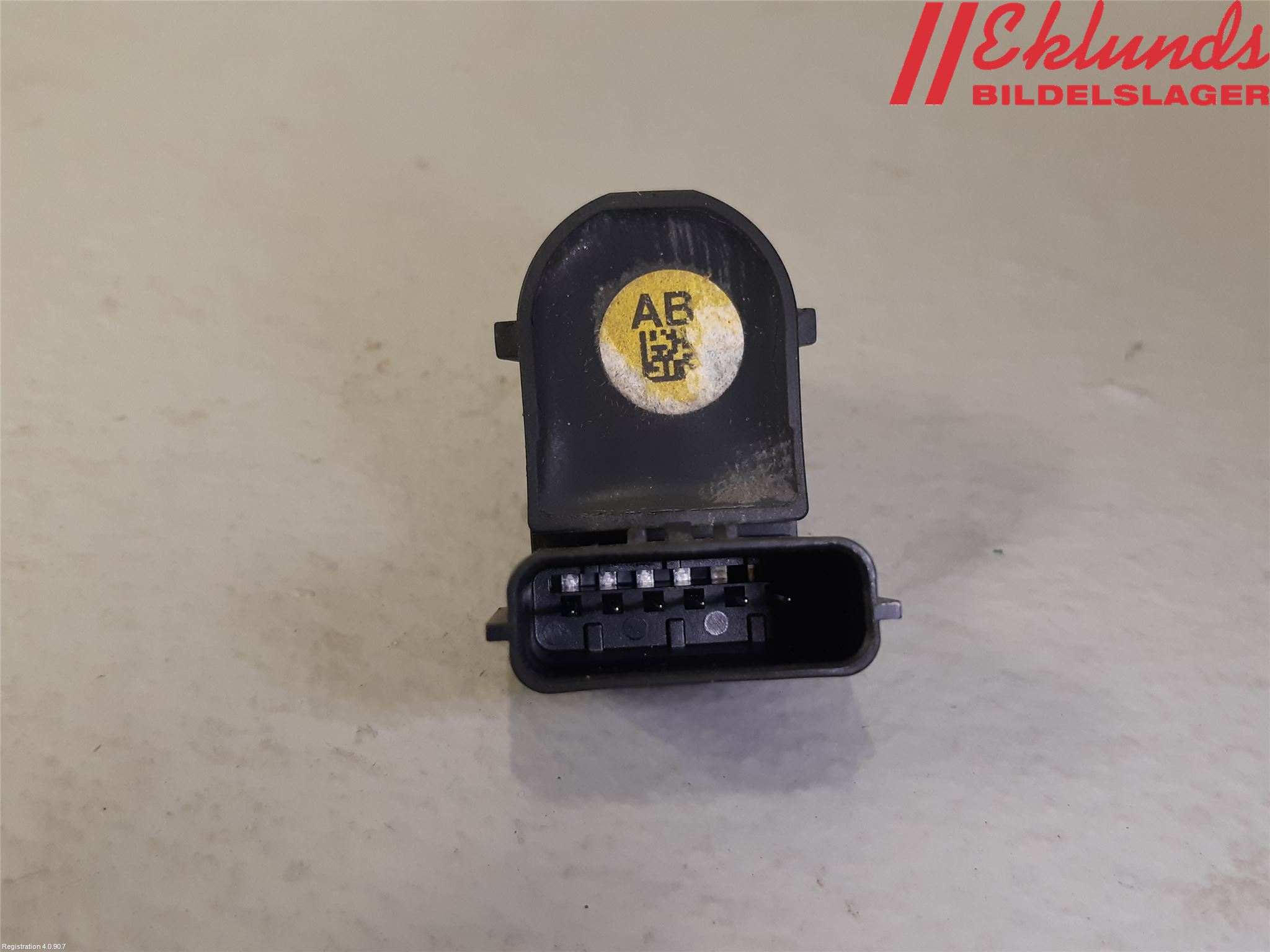Kia OPTIMA 16-20 Parkeringshjälp Frontsensor