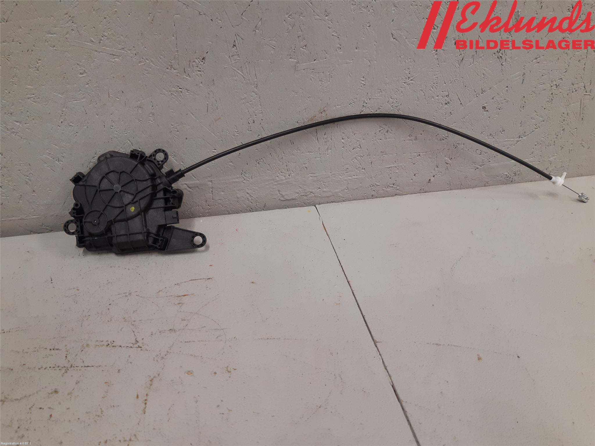 BMW iX I20 22- Låskista Baklucka