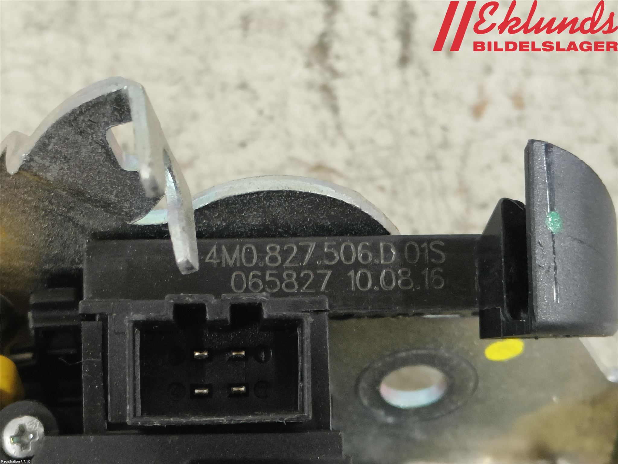 Audi A4/S4 B9 16-19 Låskista Baklucka