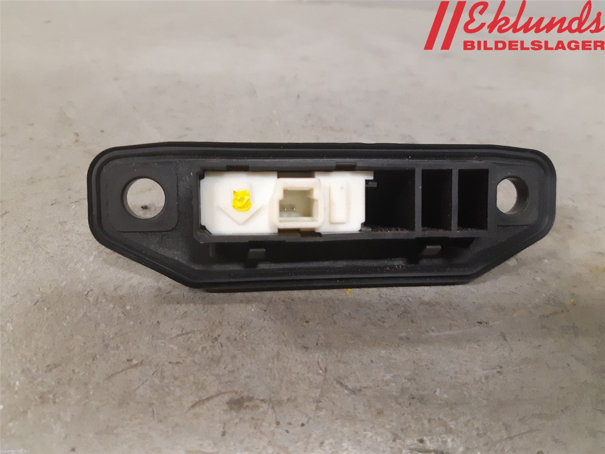 Toyota YARIS XP130 15-20 Bakluckehandtag