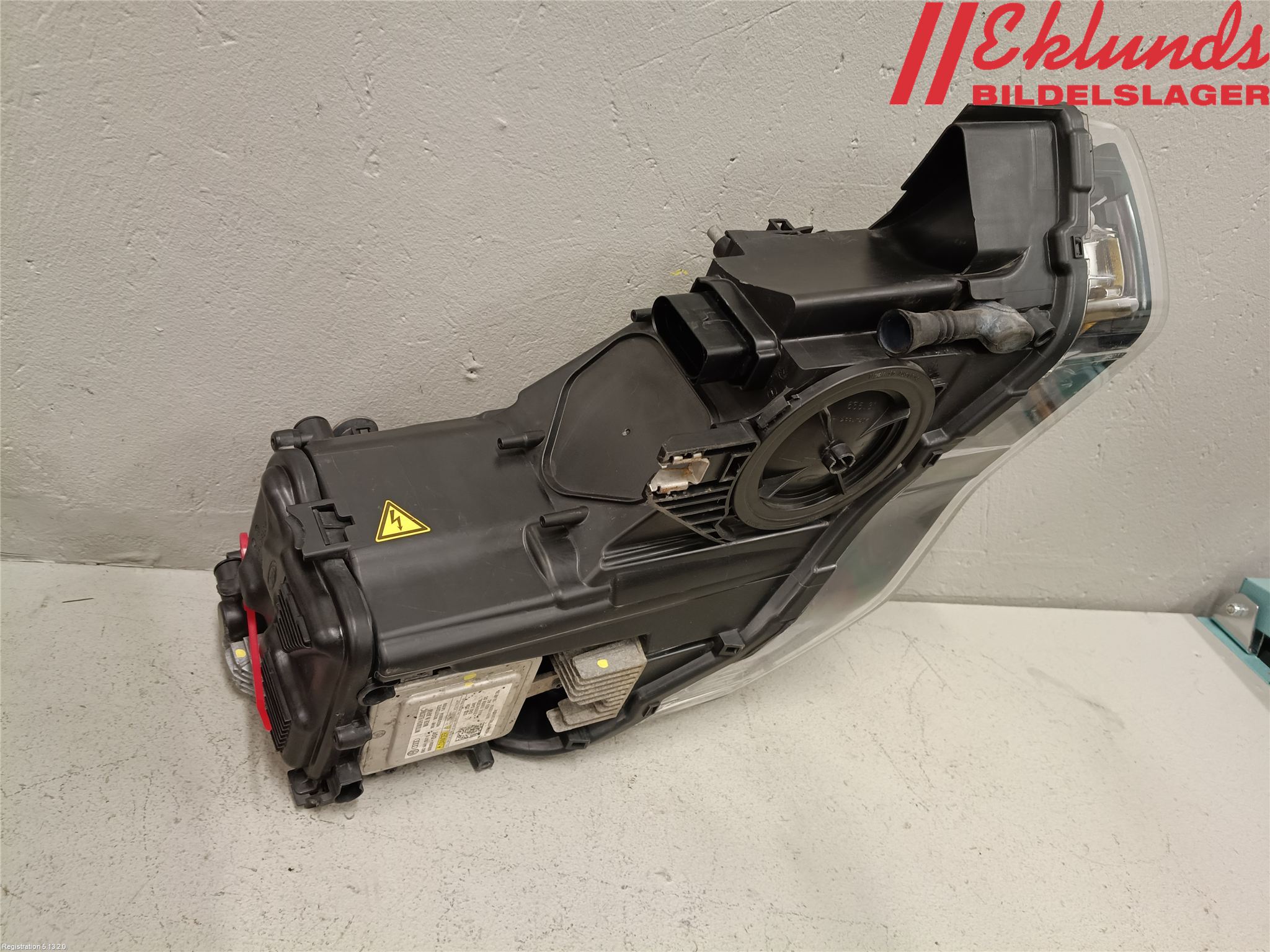 Audi A1/S1 11-18 Strålkastare Vänster