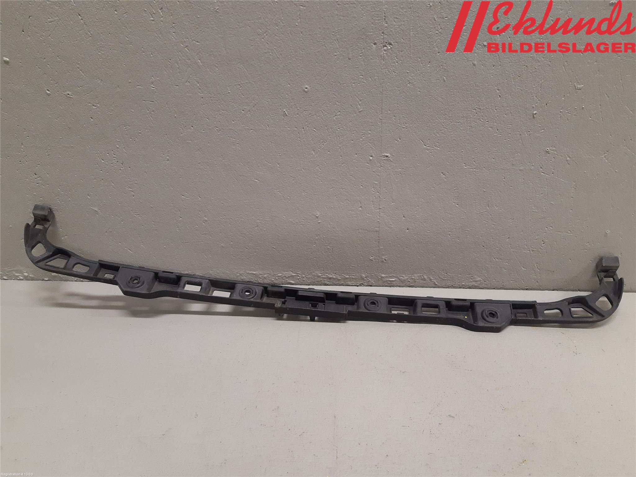 Volkswagen VW GOLF VI 09-13 Stötfångardel Bak Mitt