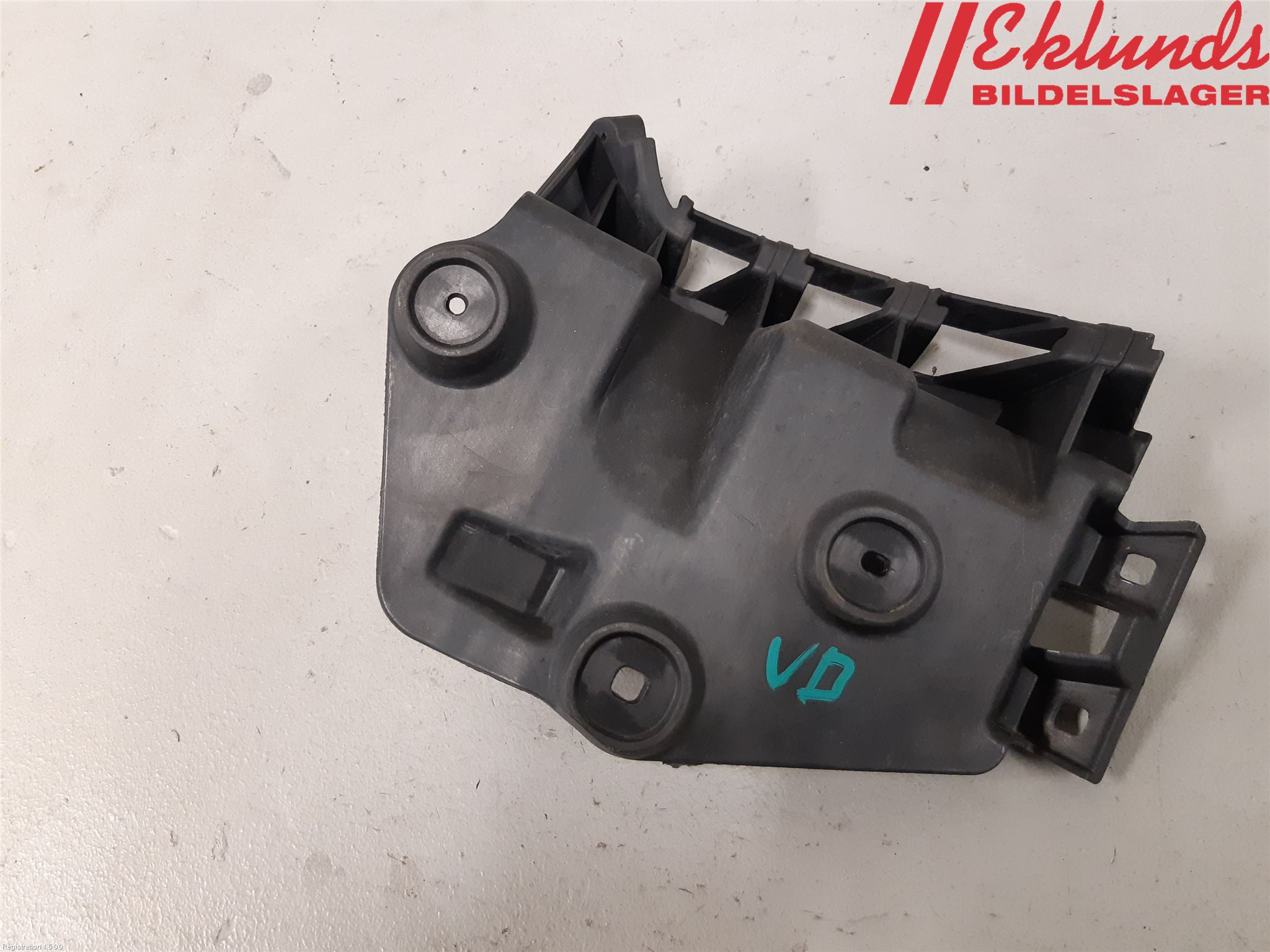 Audi A3/S3 05-13 Stötfångarfäste Bak Vä