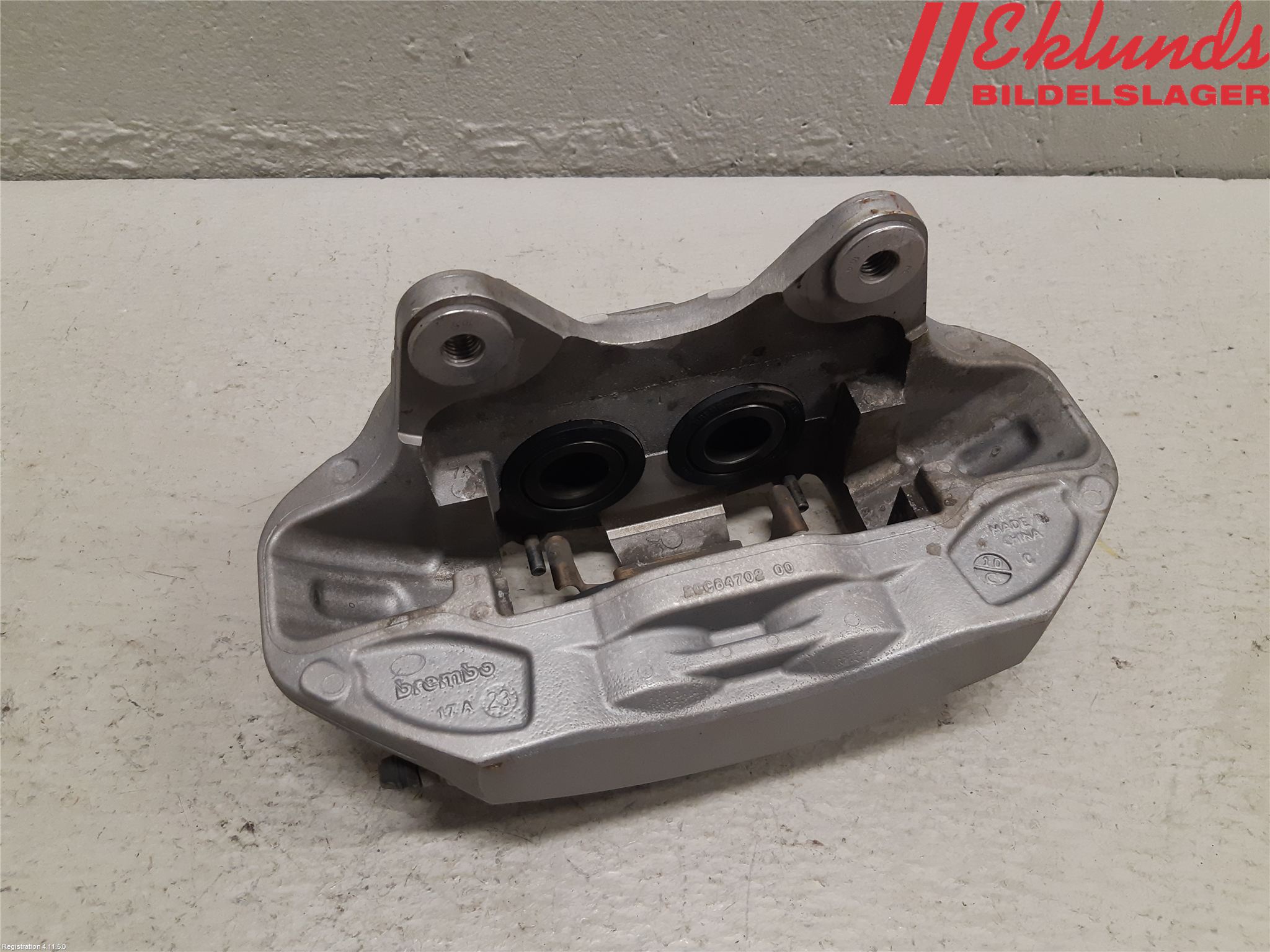 Tesla MODEL Y 21- Bromsok Fram Höger