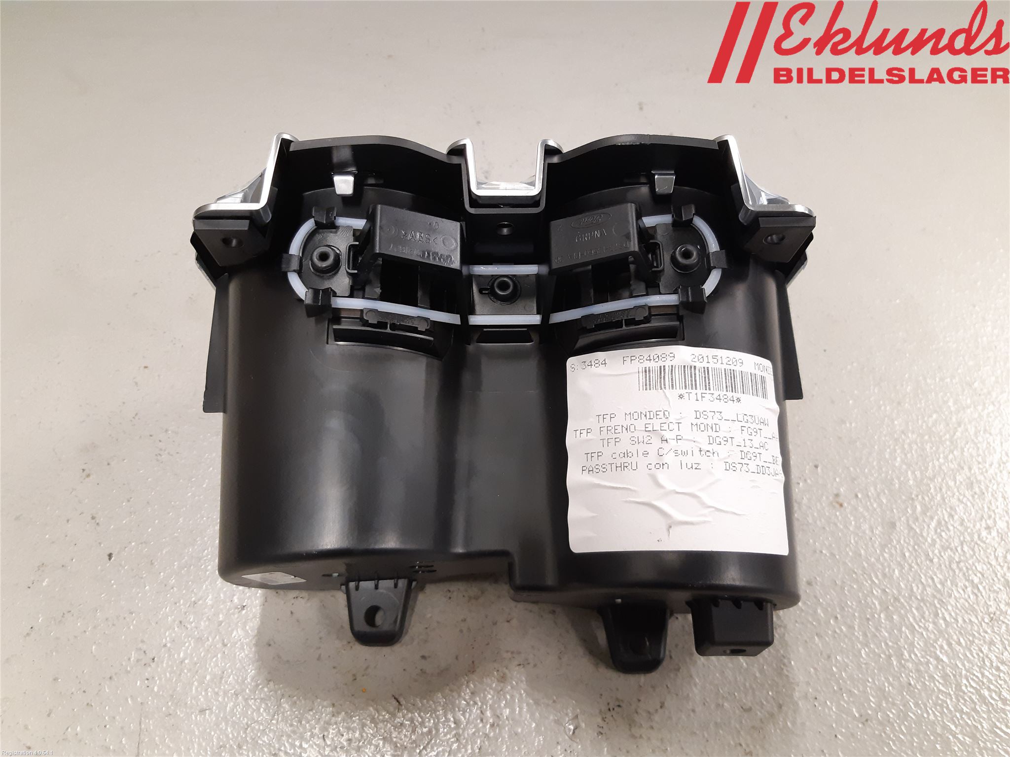 Ford MONDEO 15-22 Mugghållare