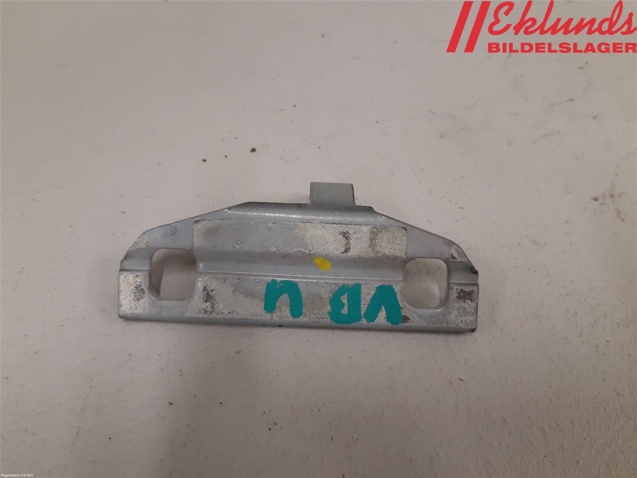 Volvo XC60 09-13 Dörrgångjärn