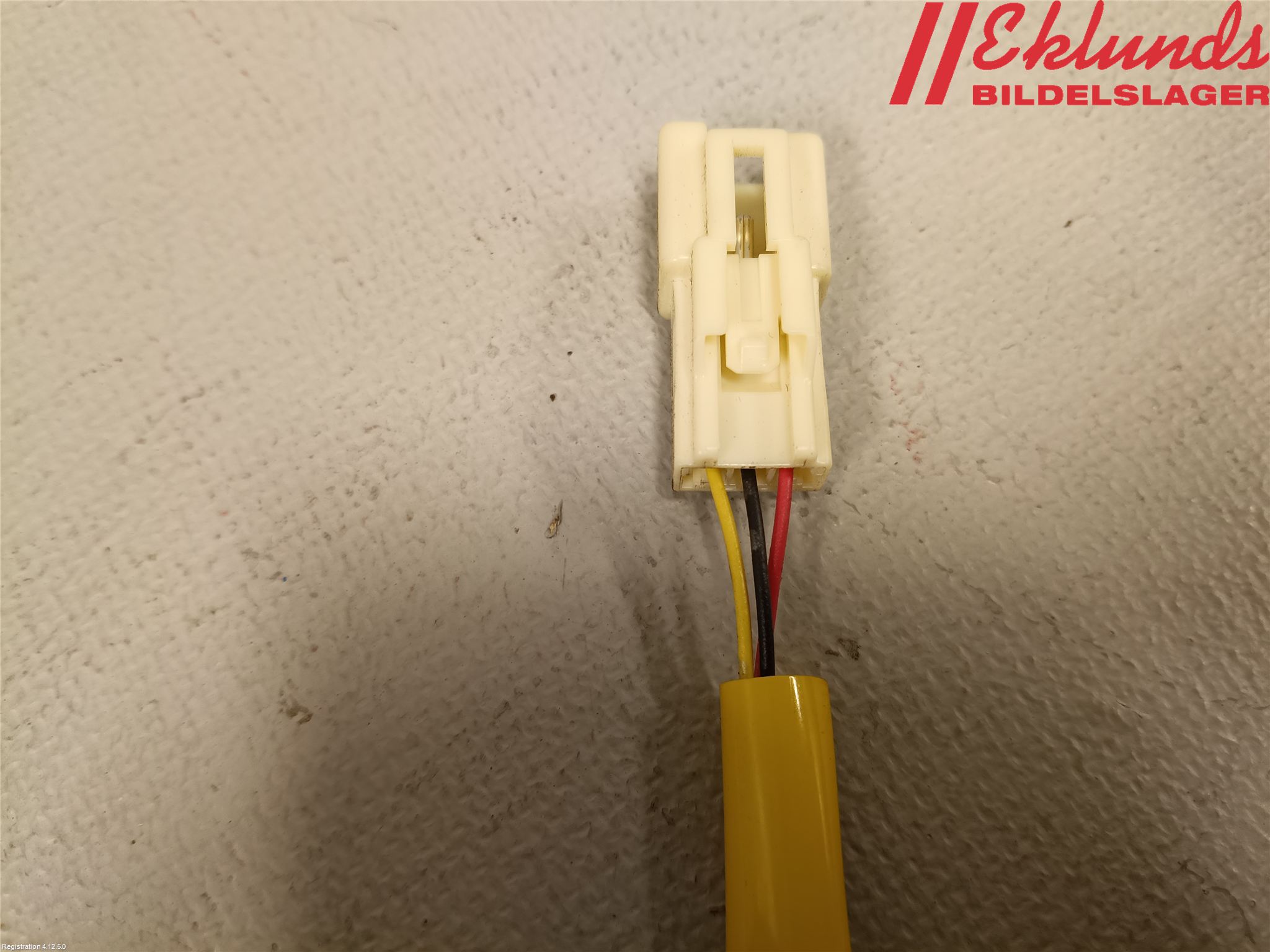 Mitsubishi ECLIPS CROSS Strömställare Baklucka