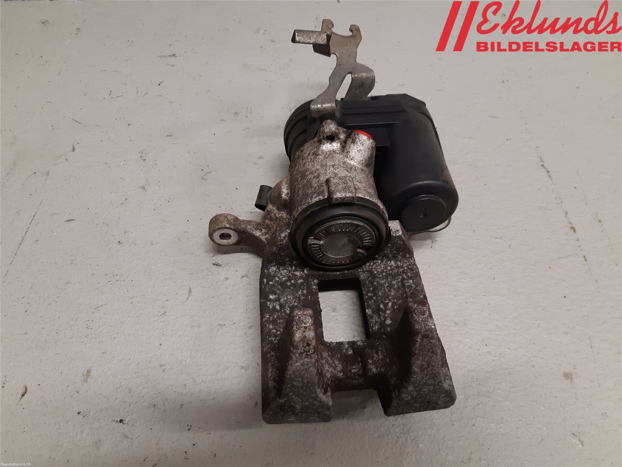 BMW 3 G20/G21/G80/G81 19- Bromsok Bak Vänster
