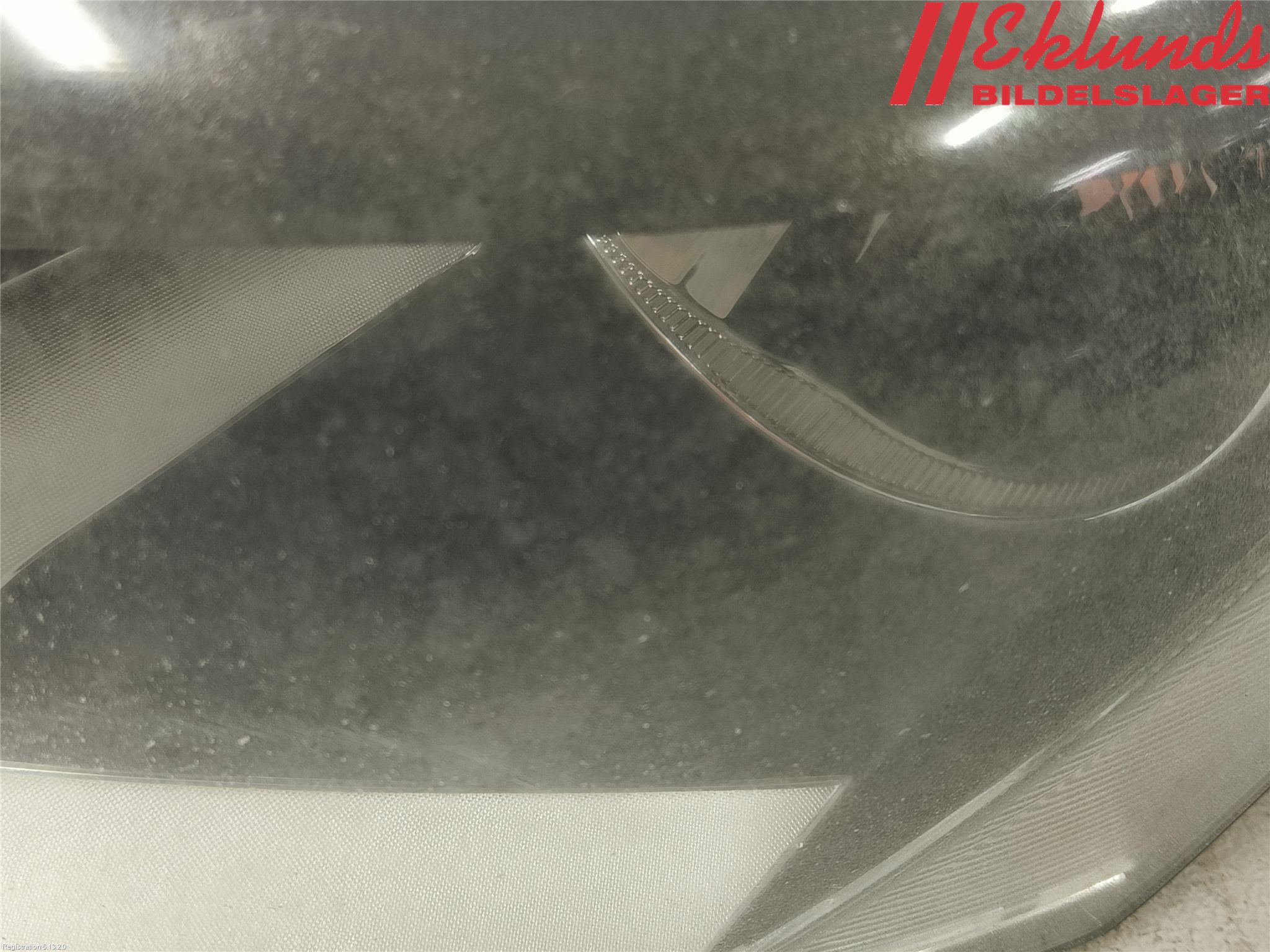 Volkswagen VW PASSAT 11-14 Strålkastare Vänster