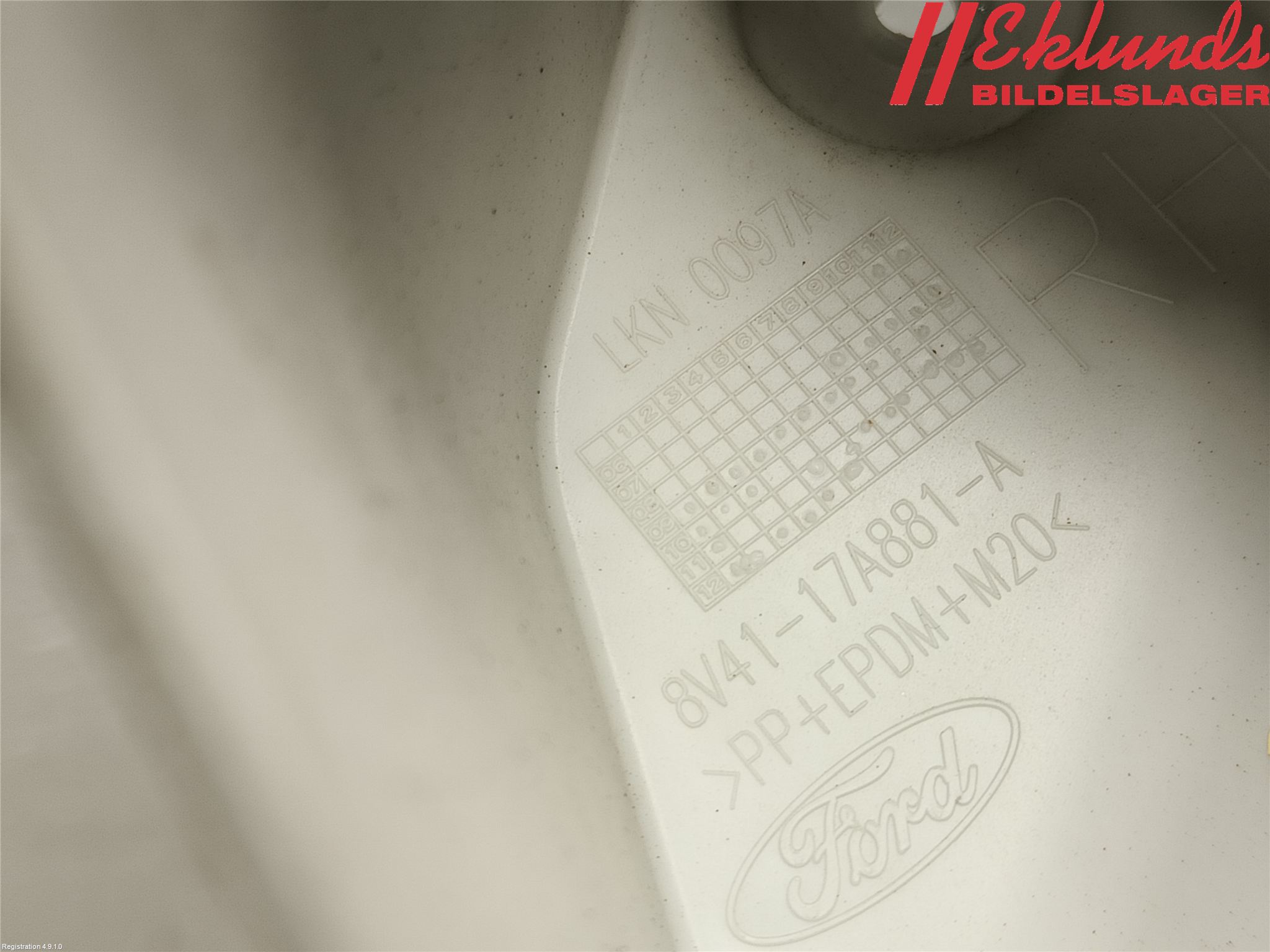 Ford KUGA 08-12 Stötfångarfäste Bak Hö