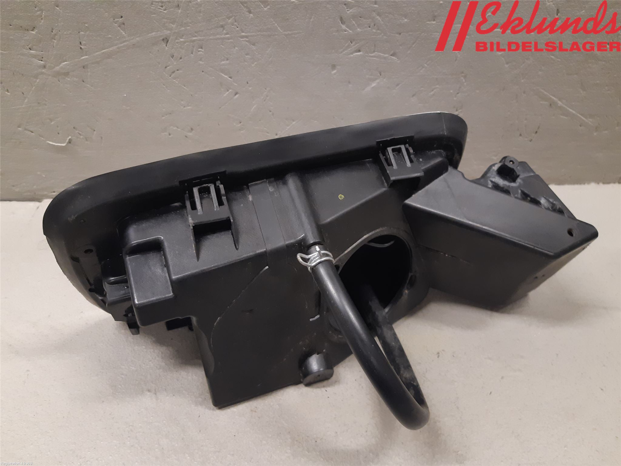 Nissan TOWNSTAR 22- Tanklucka