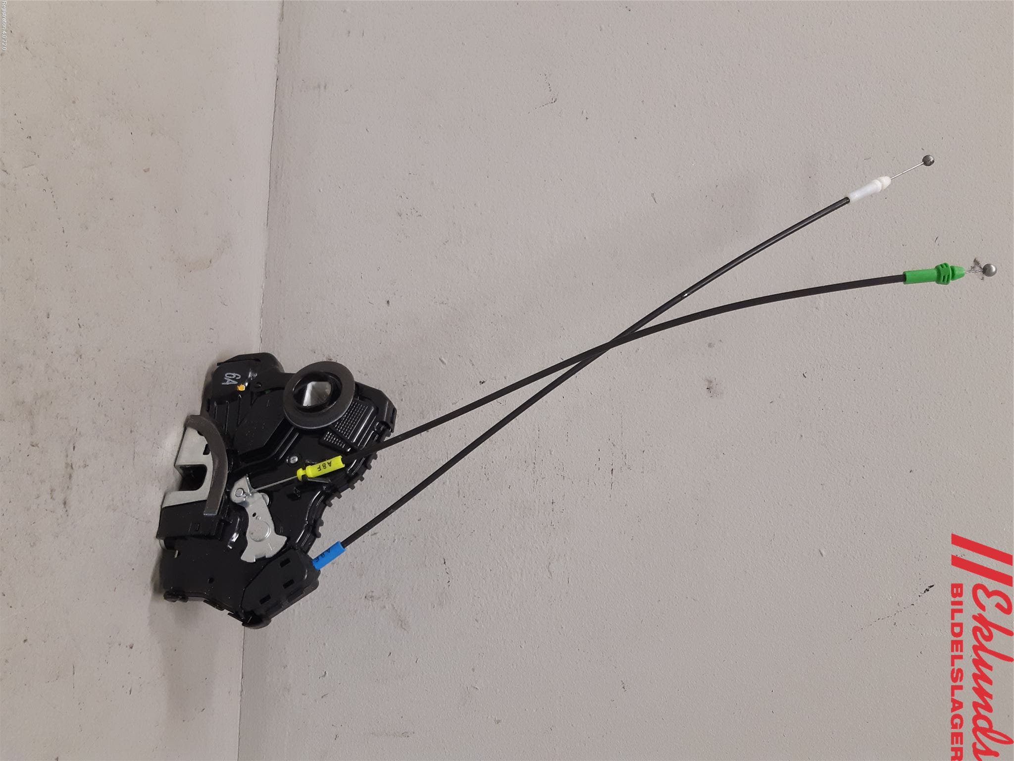 Toyota AURIS 13-19 Låskista-Dörrlås