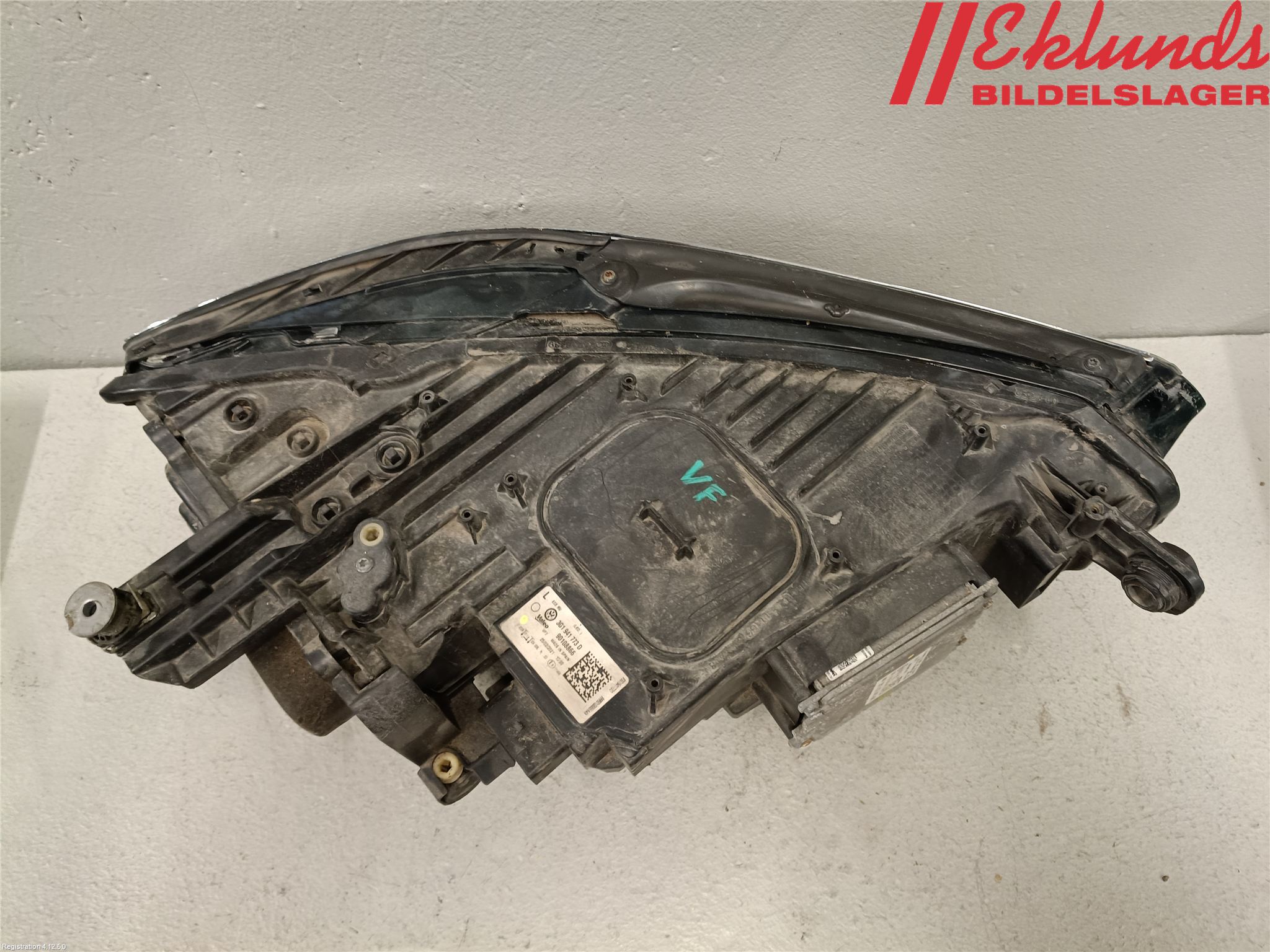 Volkswagen VW PASSAT 15-19 Strålkastare Vänster