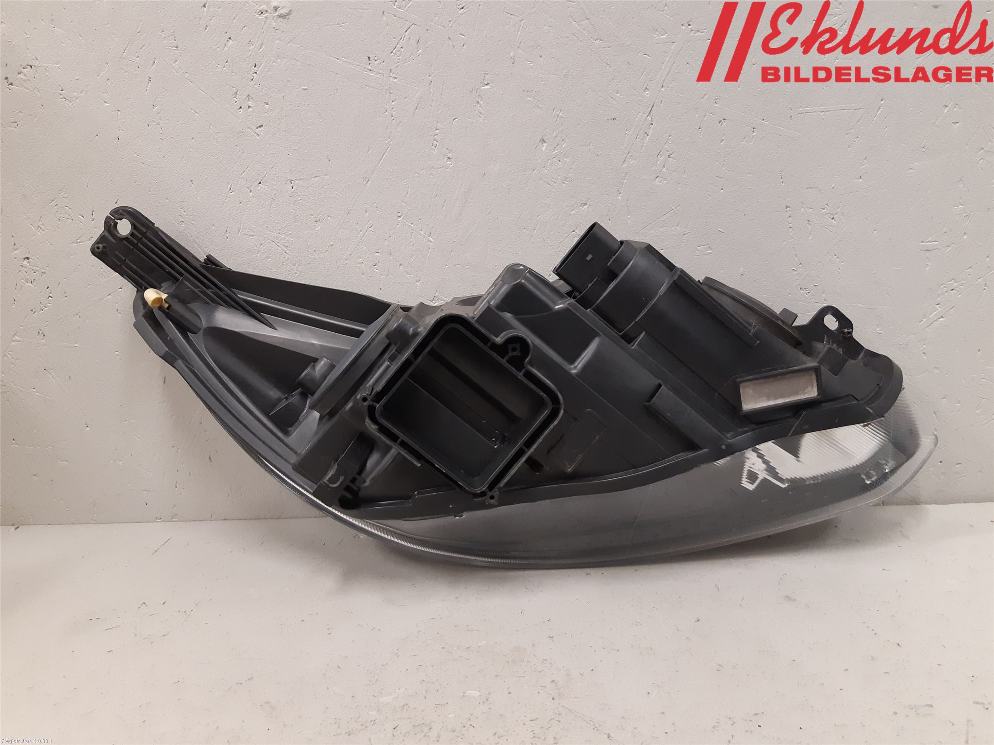 Ford FOCUS 15-18 Strålkastare Vänster