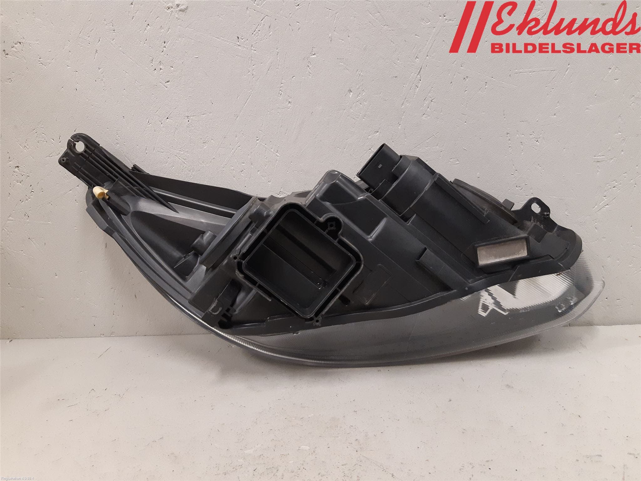 Ford FOCUS 15-18 Strålkastare Vänster