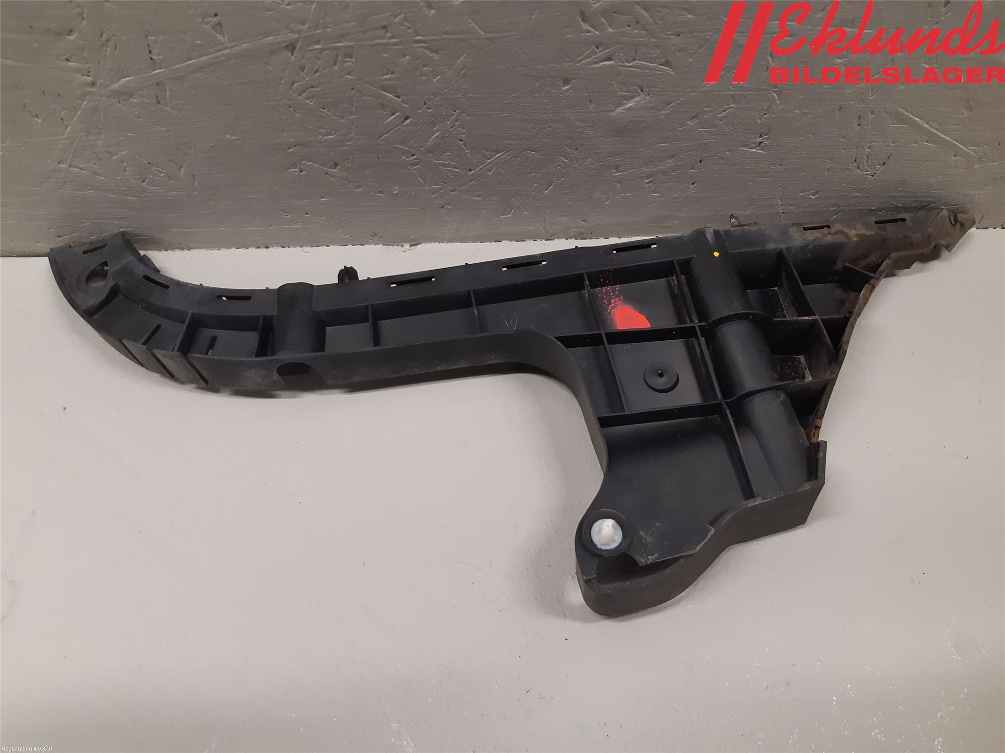 Volvo V70 08-13 Stötfångarfäste Bak Vä