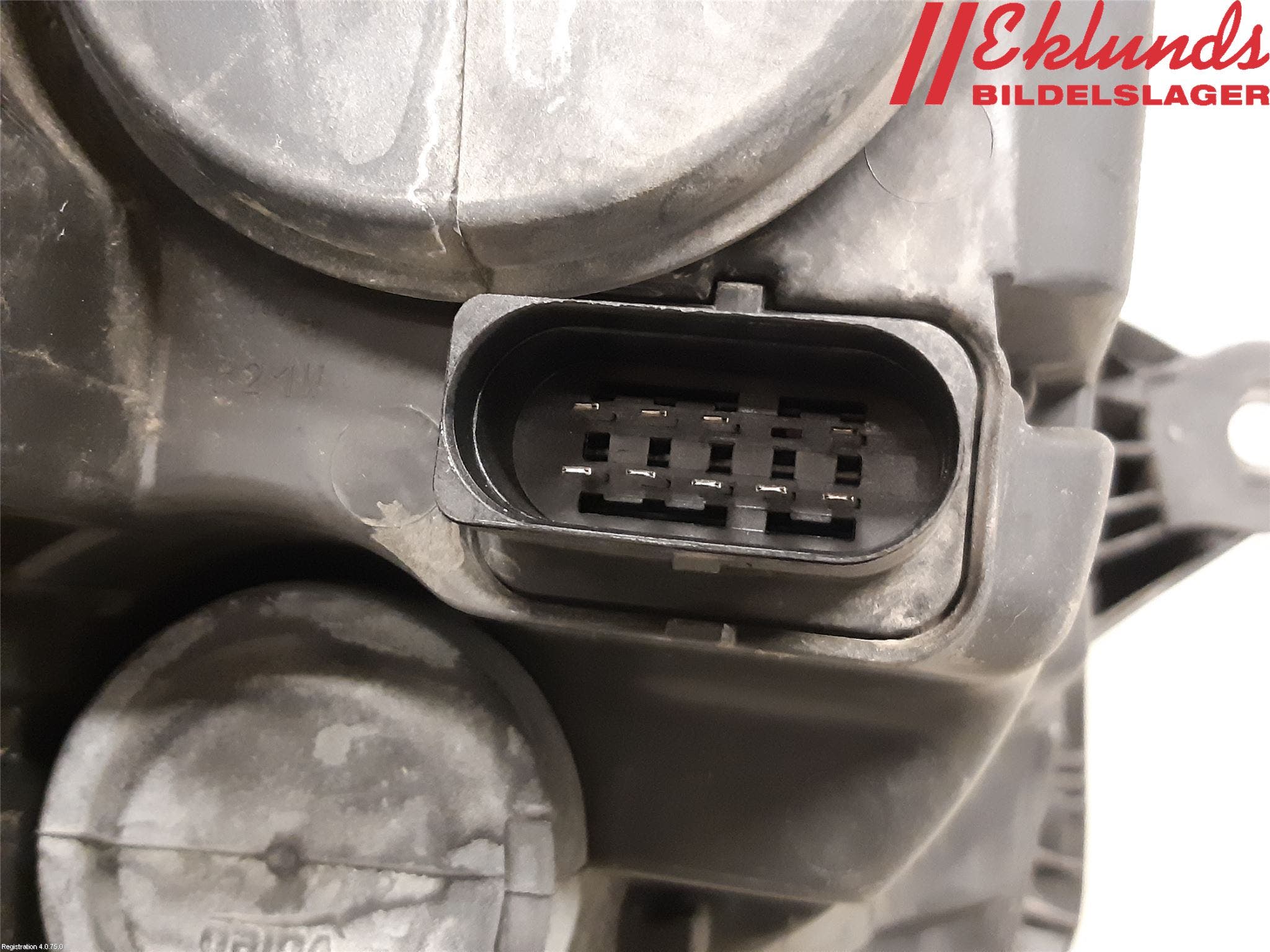 Volkswagen VW TRANSP/CARAVELLE (T5) 04-15 Strålkastare Vänster