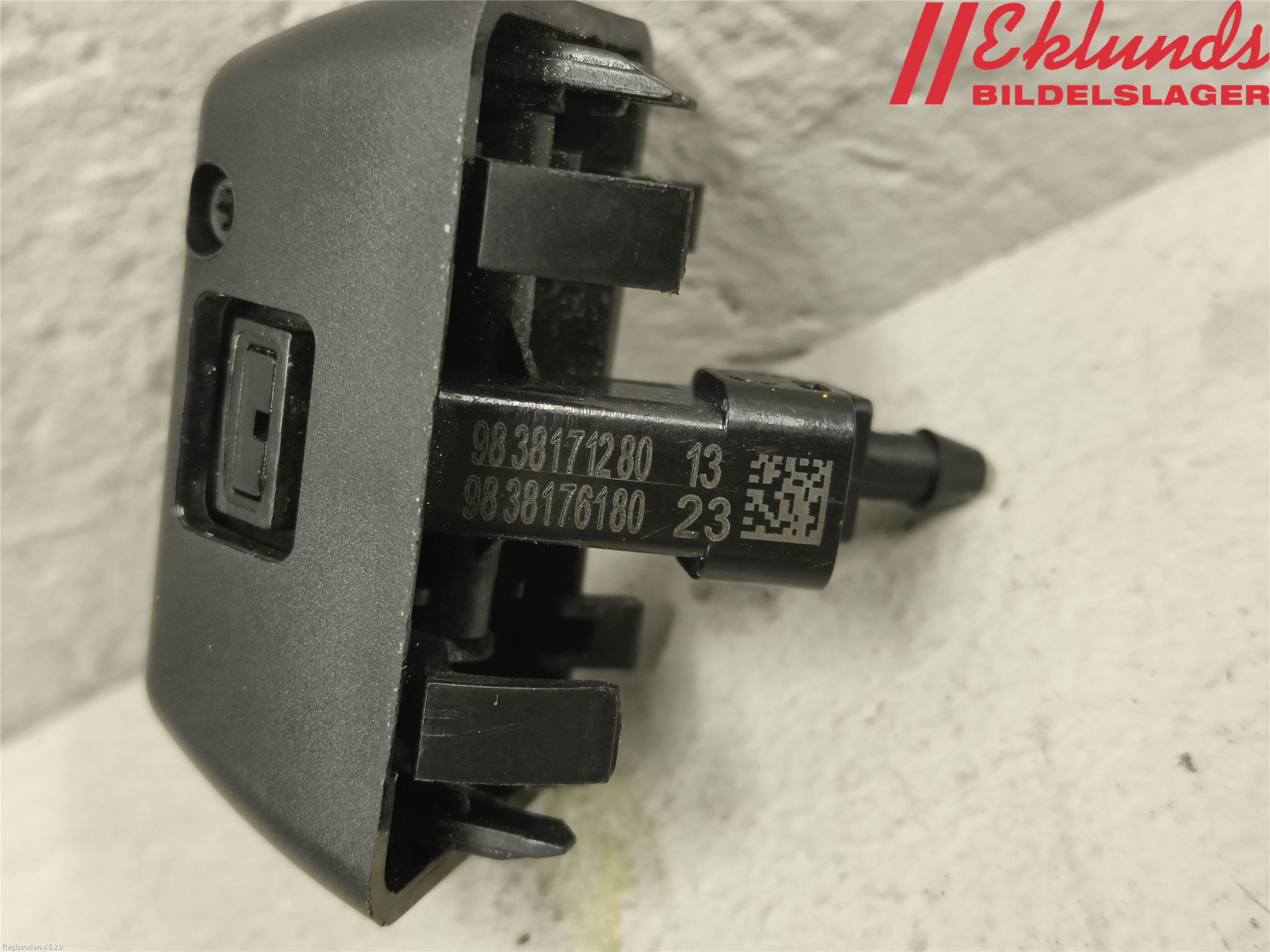 Peugeot 2008/E-2008 20- Spolarmunstycke Rutor