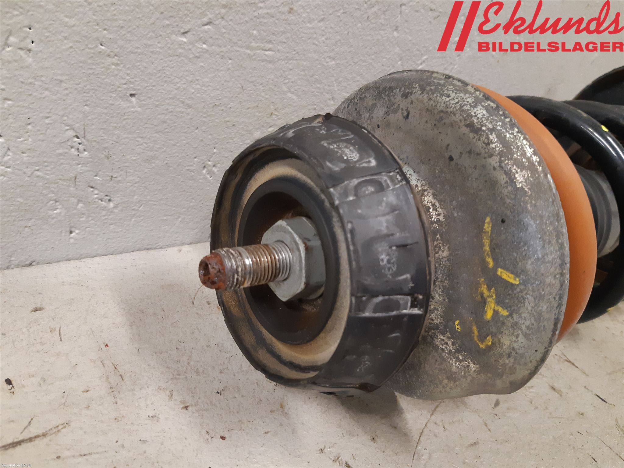 Dacia DOKKER 13- Fjäderben Fram Höger