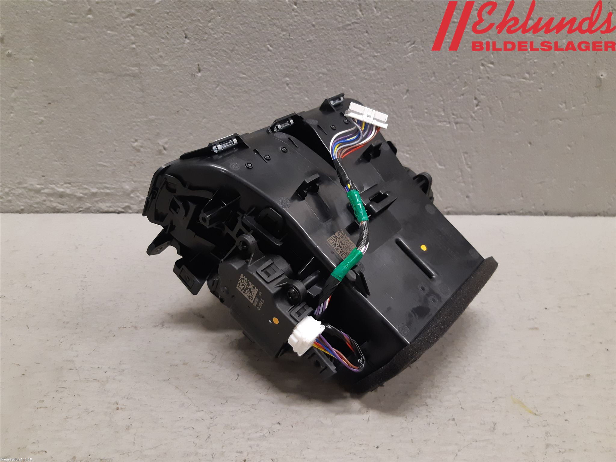 Tesla MODEL Y 21- Defrosterkanal-Munstycke