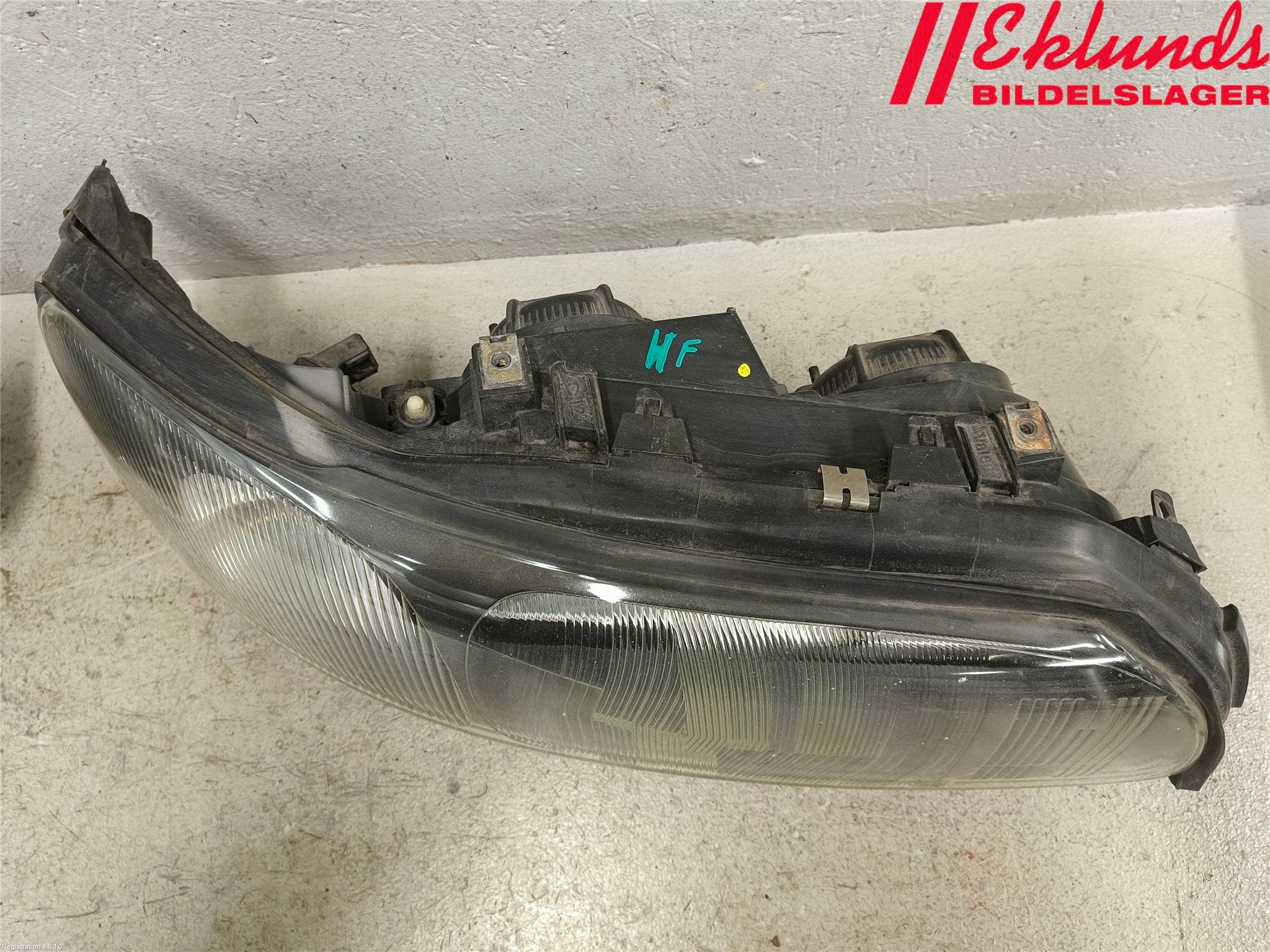 Volvo V70 00-04 Strålkastare Höger