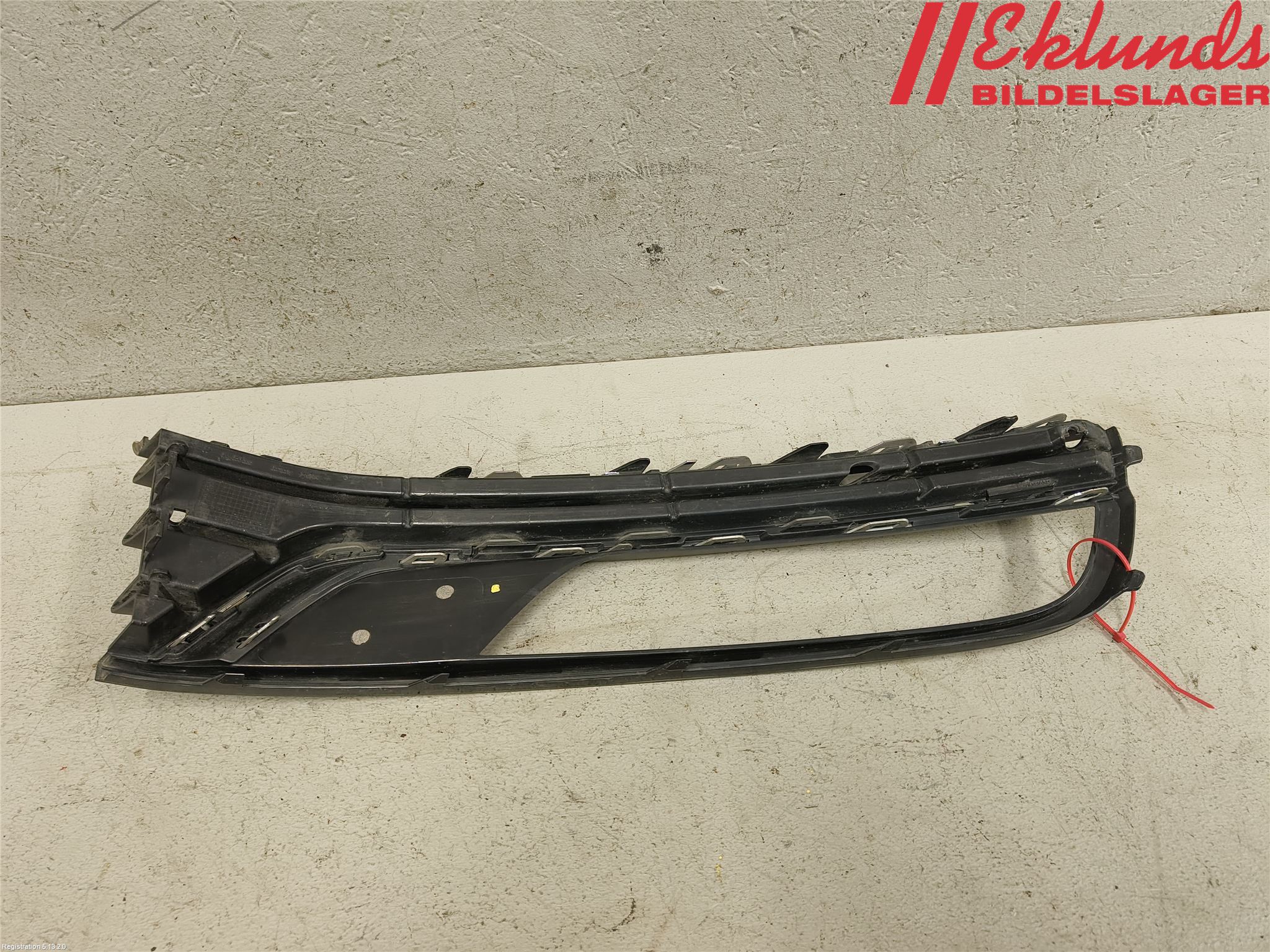 Volkswagen VW PASSAT 11-14 Dimljussarg Fram