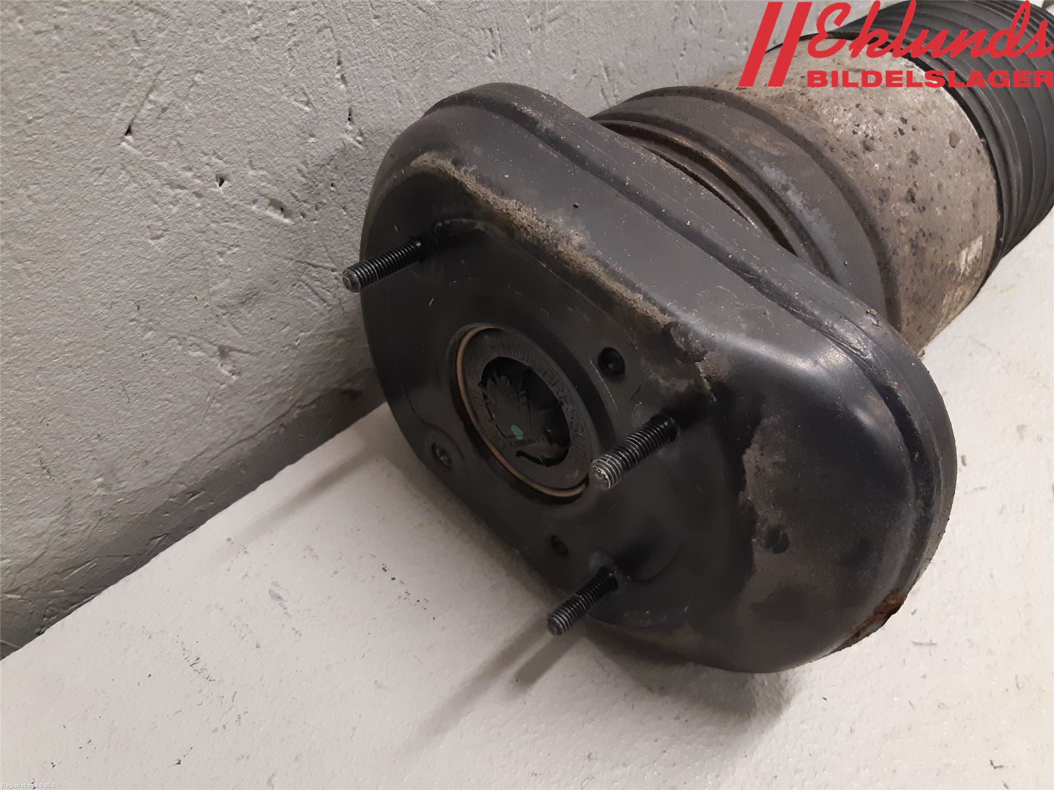 BMW 5 G30/G31/F90 17-23 Fjäderben Bak Höger