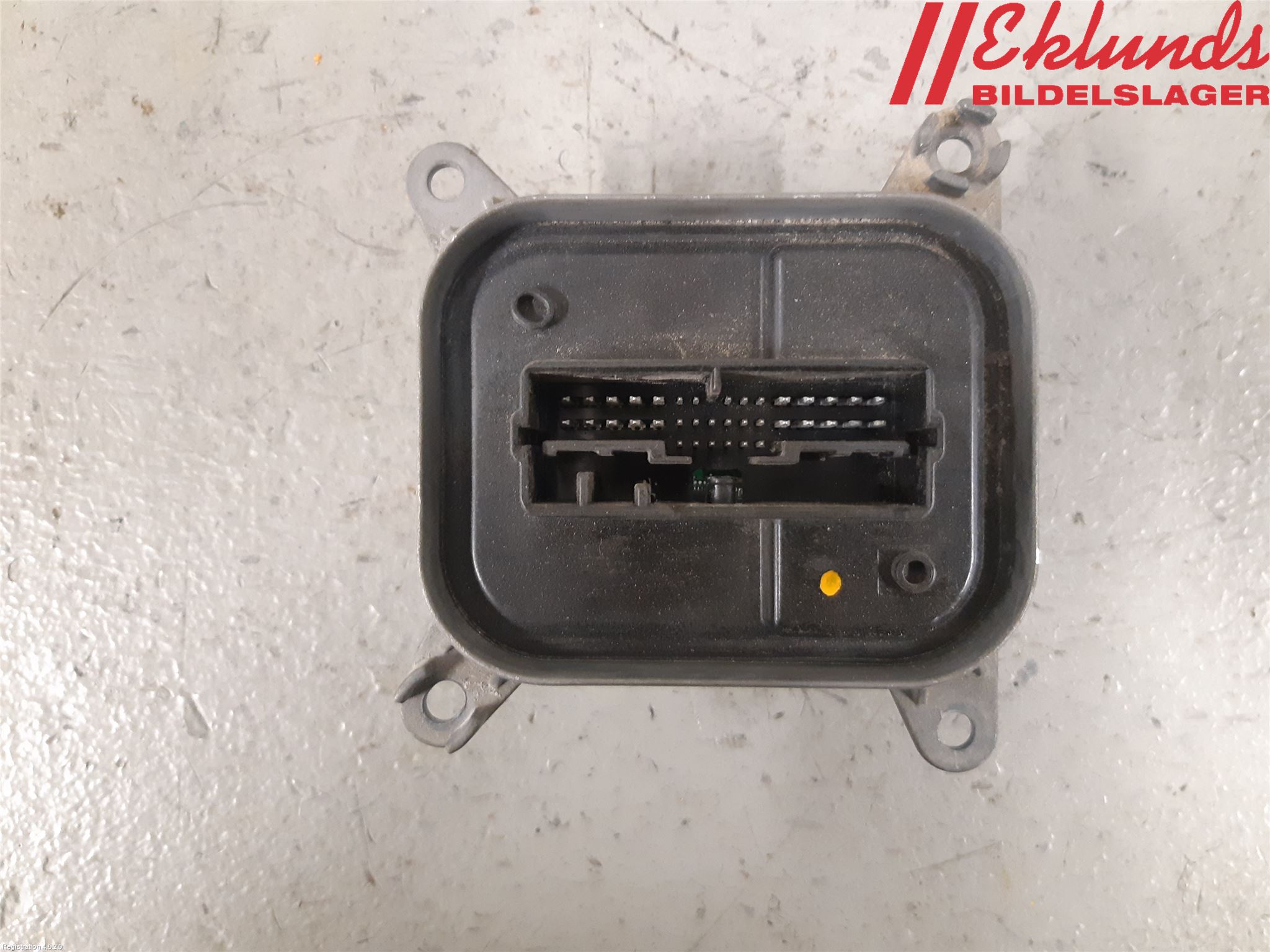 Tesla MODEL Y 21- Styrenhet Strålkastare