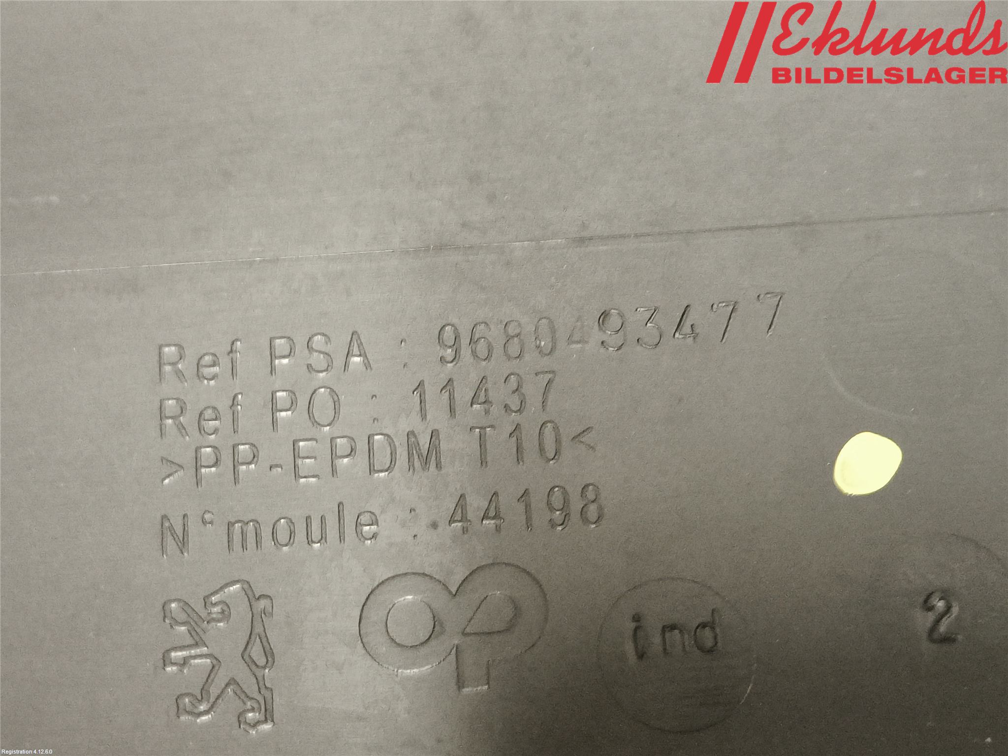 Peugeot 308 08-13 Stötfångardel Fram Mitt