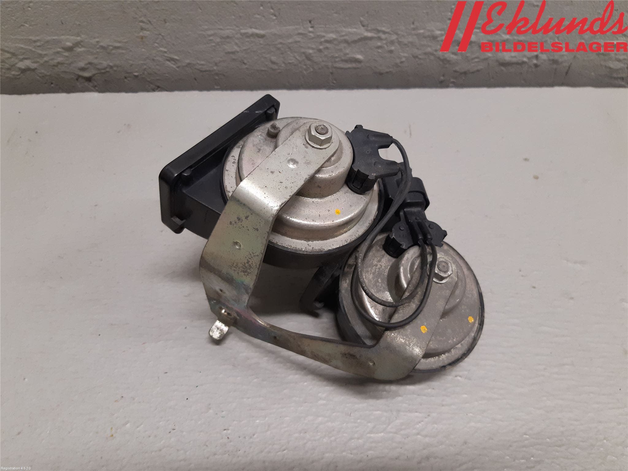 Opel ASTRA J 10-15 Signalhorn