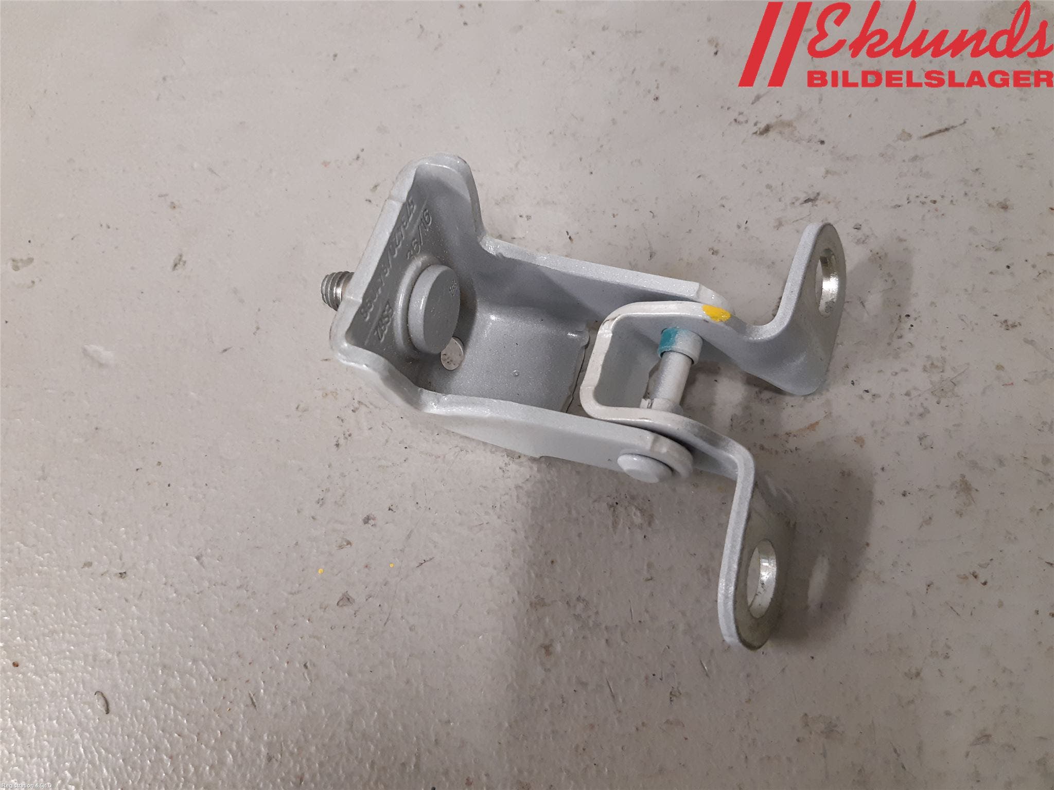 DS 4 CROSSBACK 16-18 Bakluckegångjärn Vä