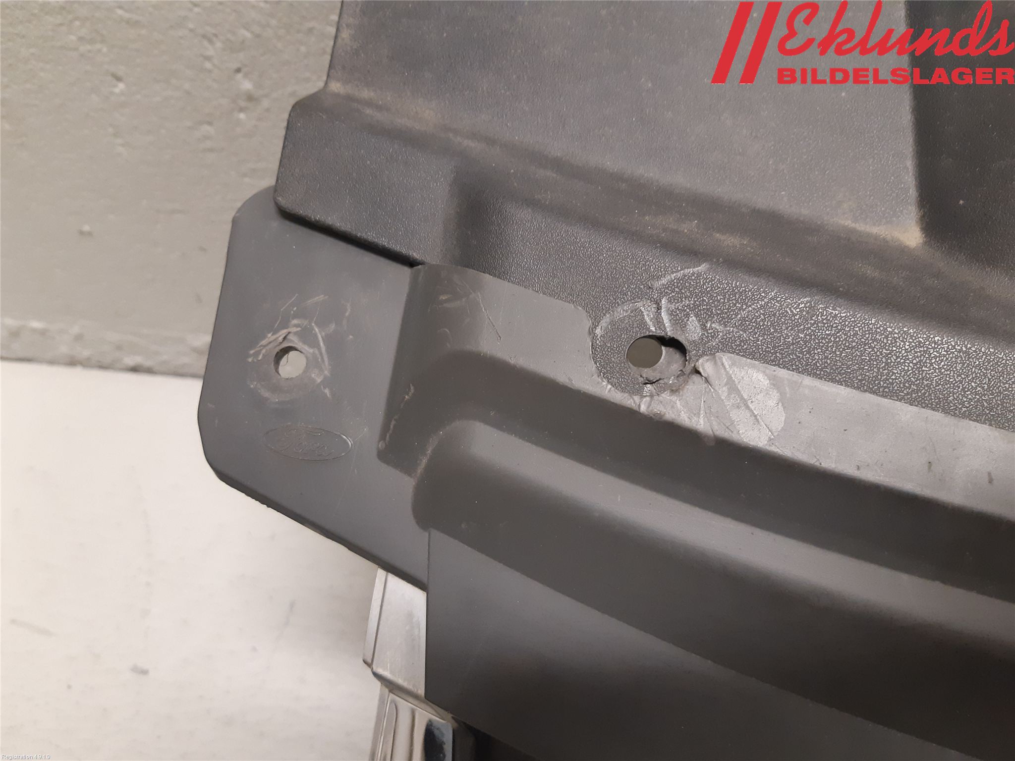 Ford KUGA 08-12 Grill Komp