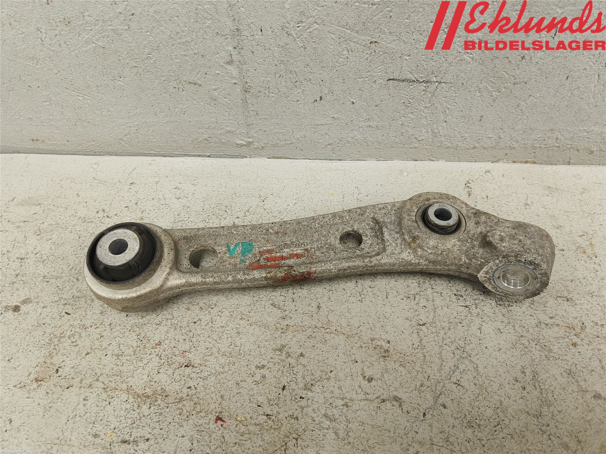 BMW 5 G30/G31/F90 17-23 Bärarmsstag Fram Vänster