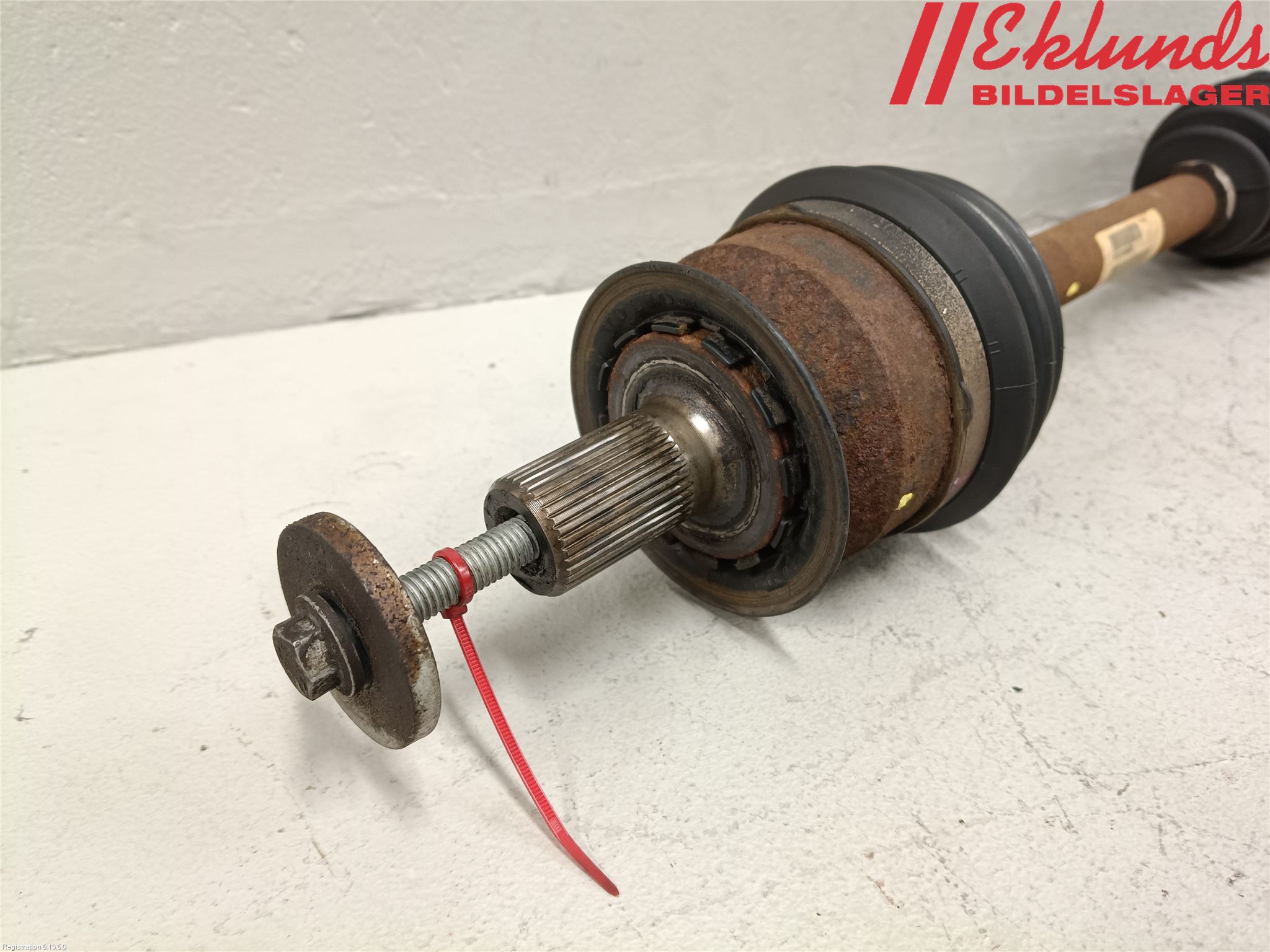 Volvo V50 08-12 Drivaxel Fram Vänster