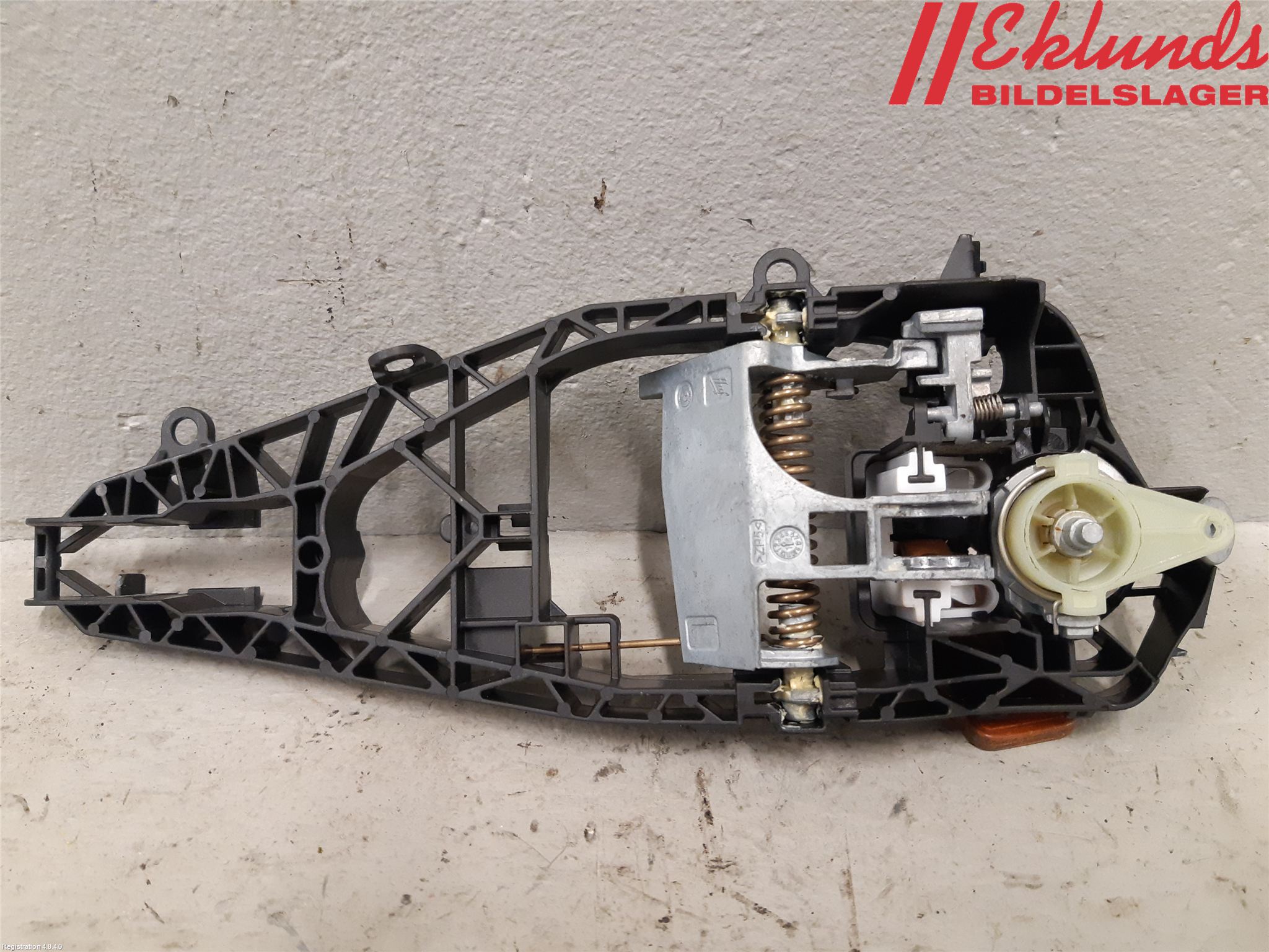 BMW X1 F48 15-22 Dörrhandtag Yttre Vä