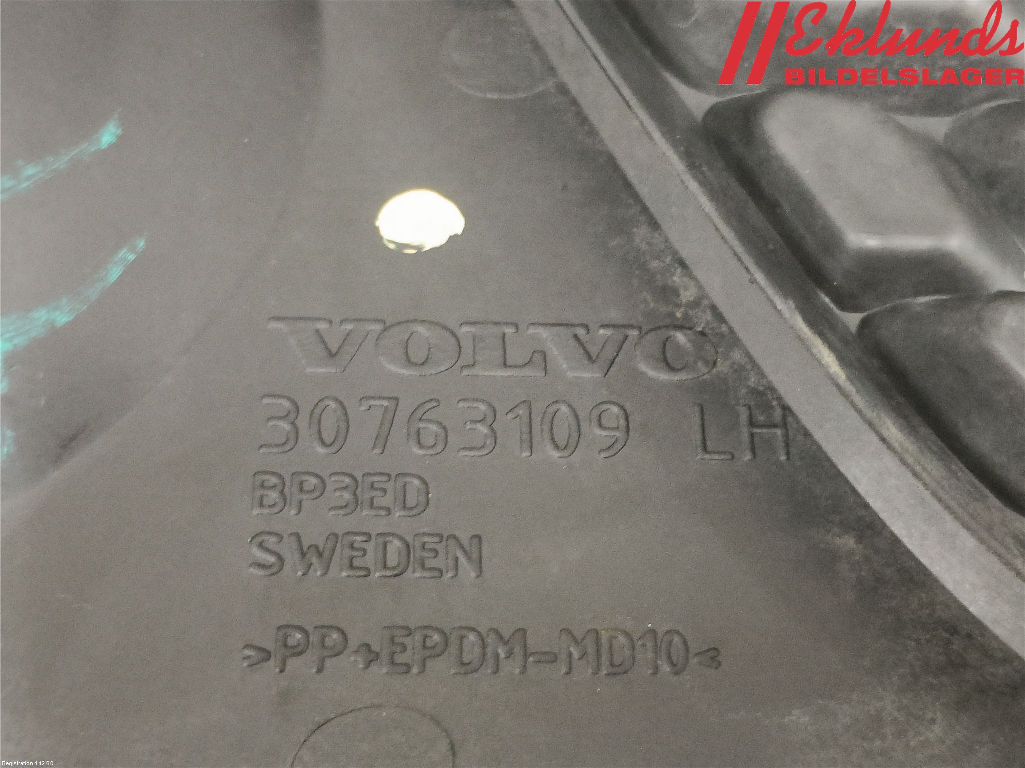 Volvo V70 08-13 Dimljussarg Fram