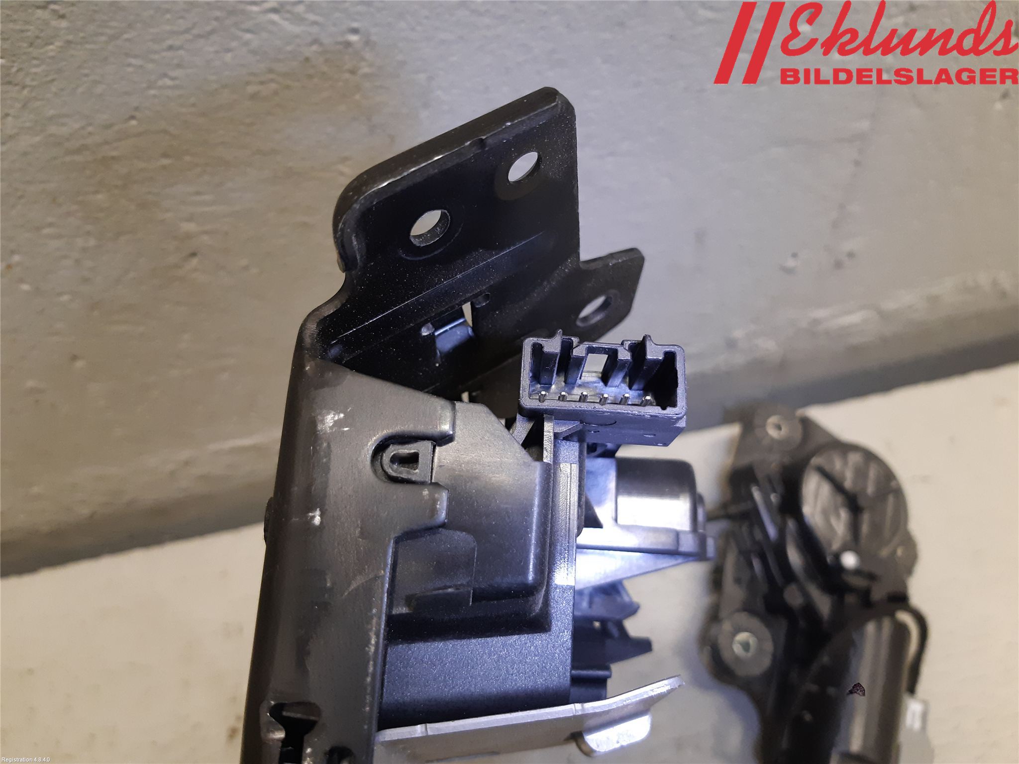 Volvo XC90/RECHARGE 16- Låskista Baklucka