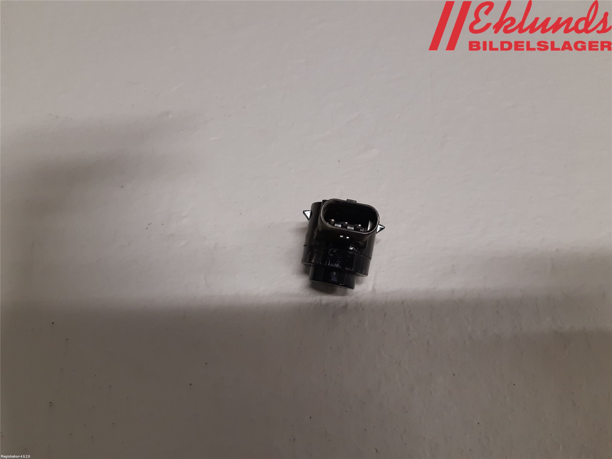 Volvo V90 17->> Parkeringshjälp Frontsensor